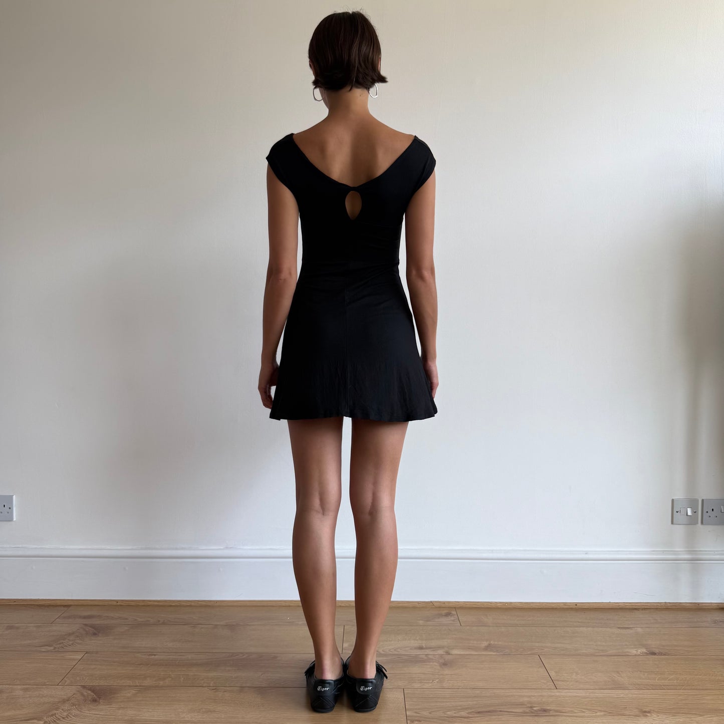 Black twist keyhole mini dress - Size S