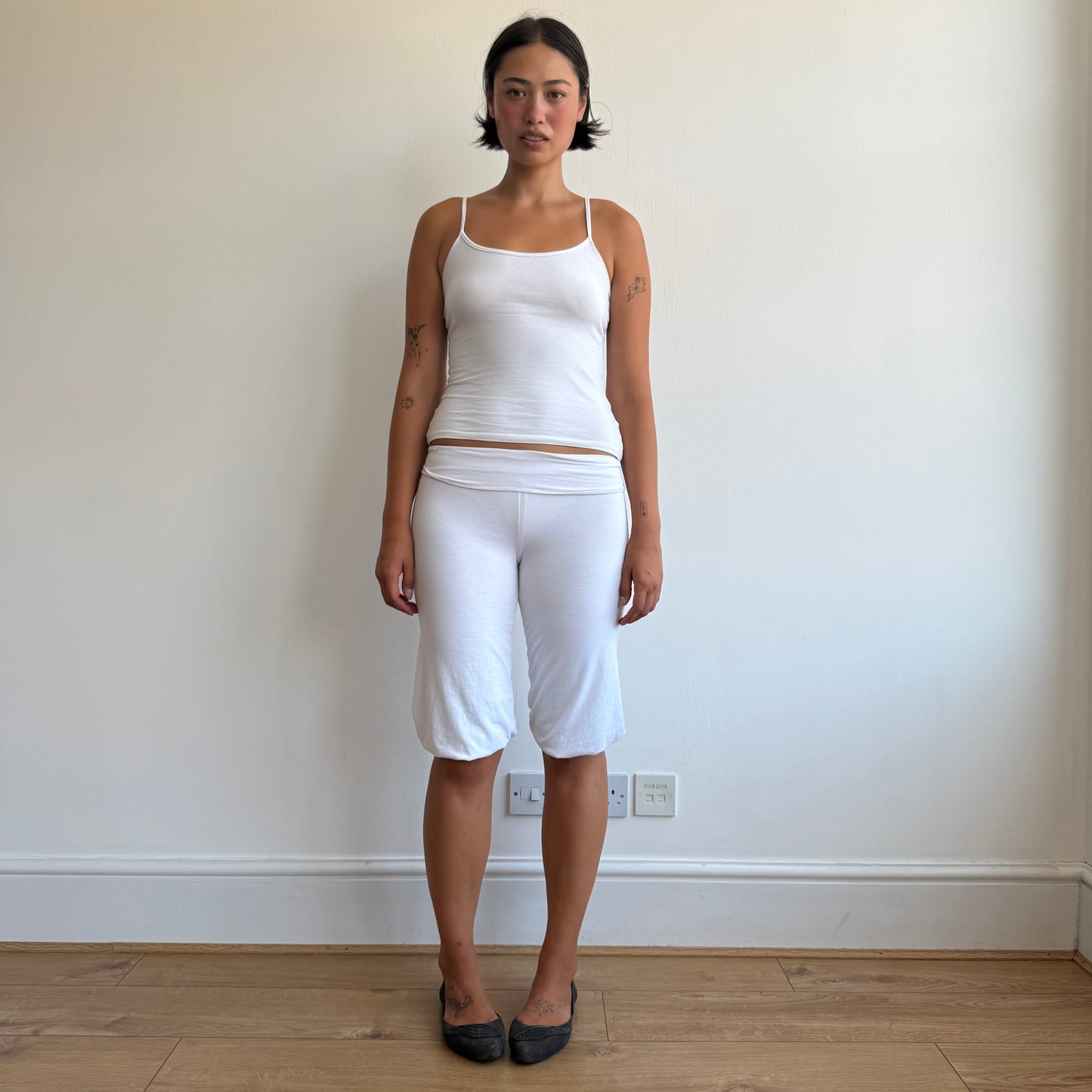 White harem bubble capris - Size XXS/XS