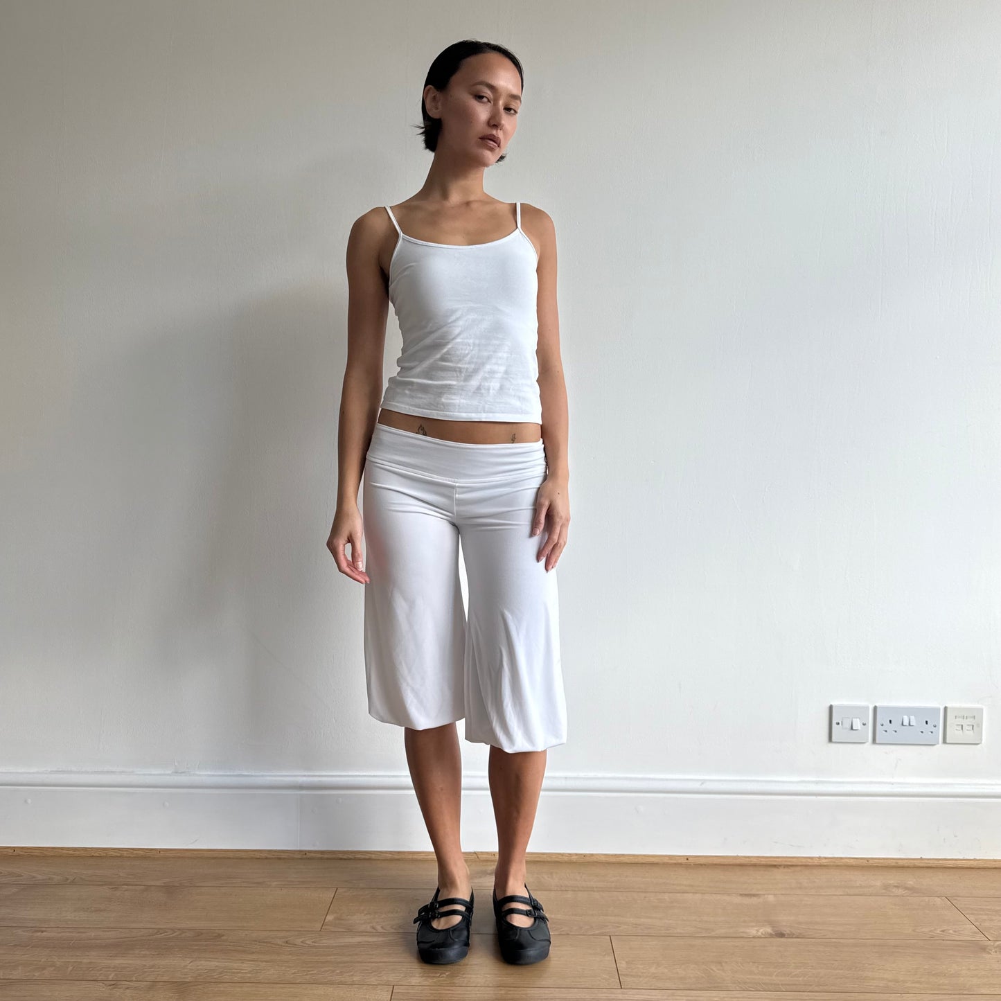 White harem bubble capris - Size M