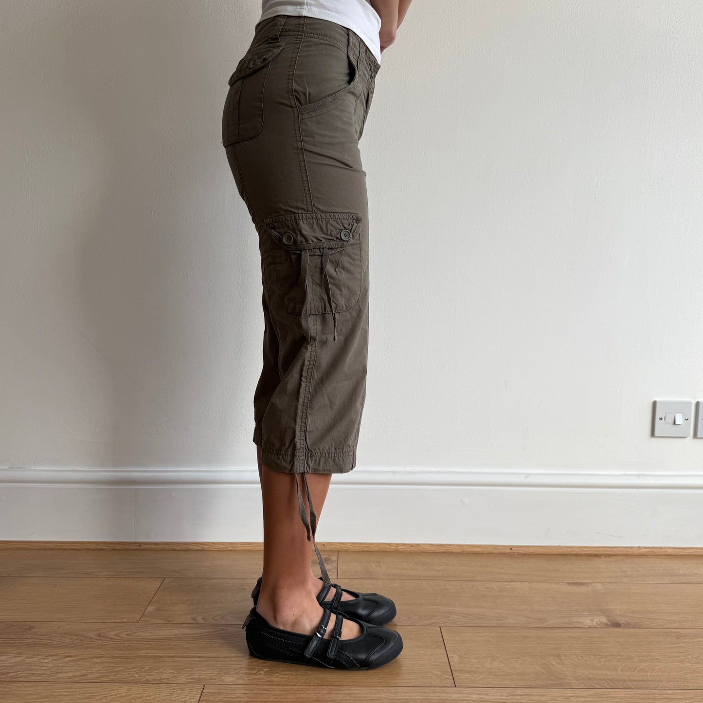 Khaki cargo capris - Size XS