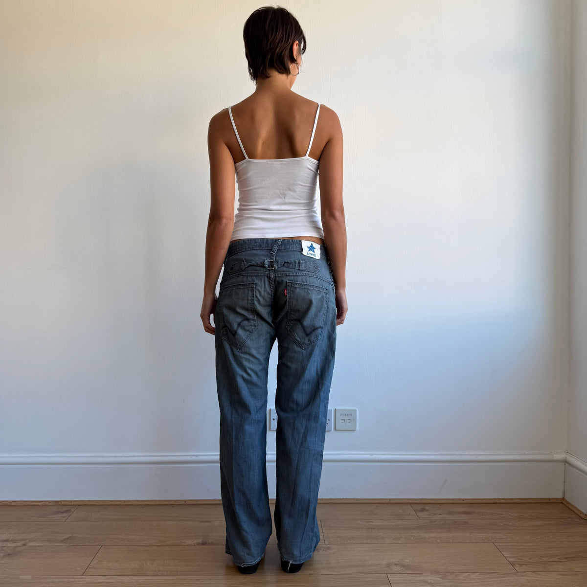 Levi’s cinch back star jeans - Size 30x32
