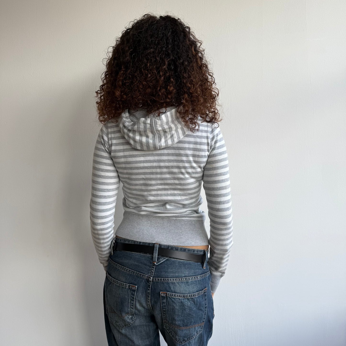 Grey + white striped hoodie - Size S