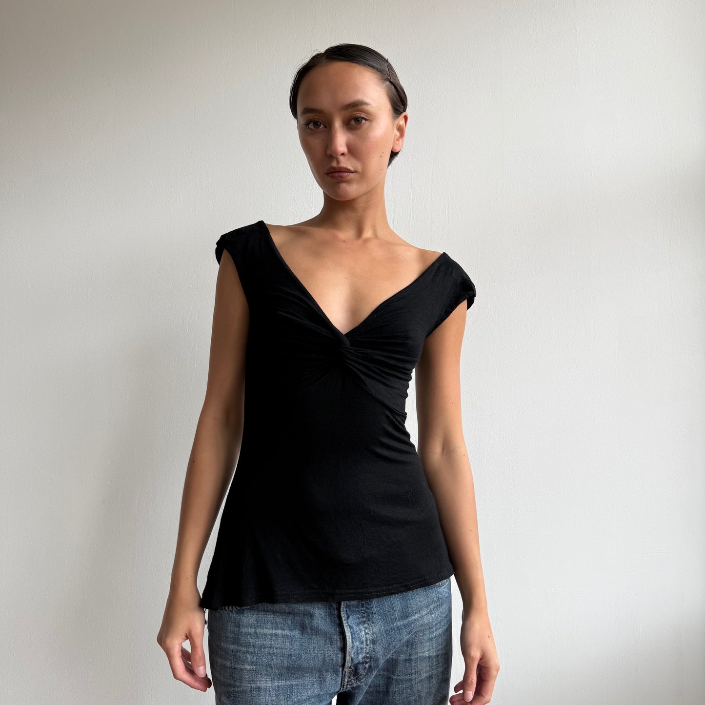 Black twist keyhole short sleeve top - Size S