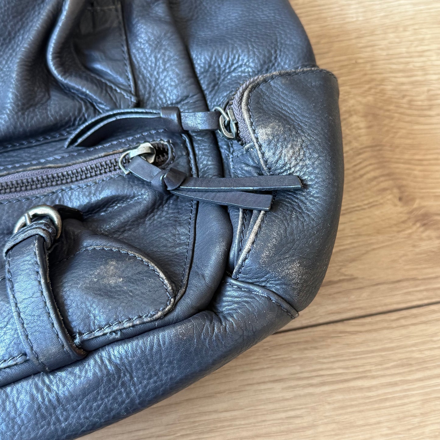 Grey leather buckle bag - One Size