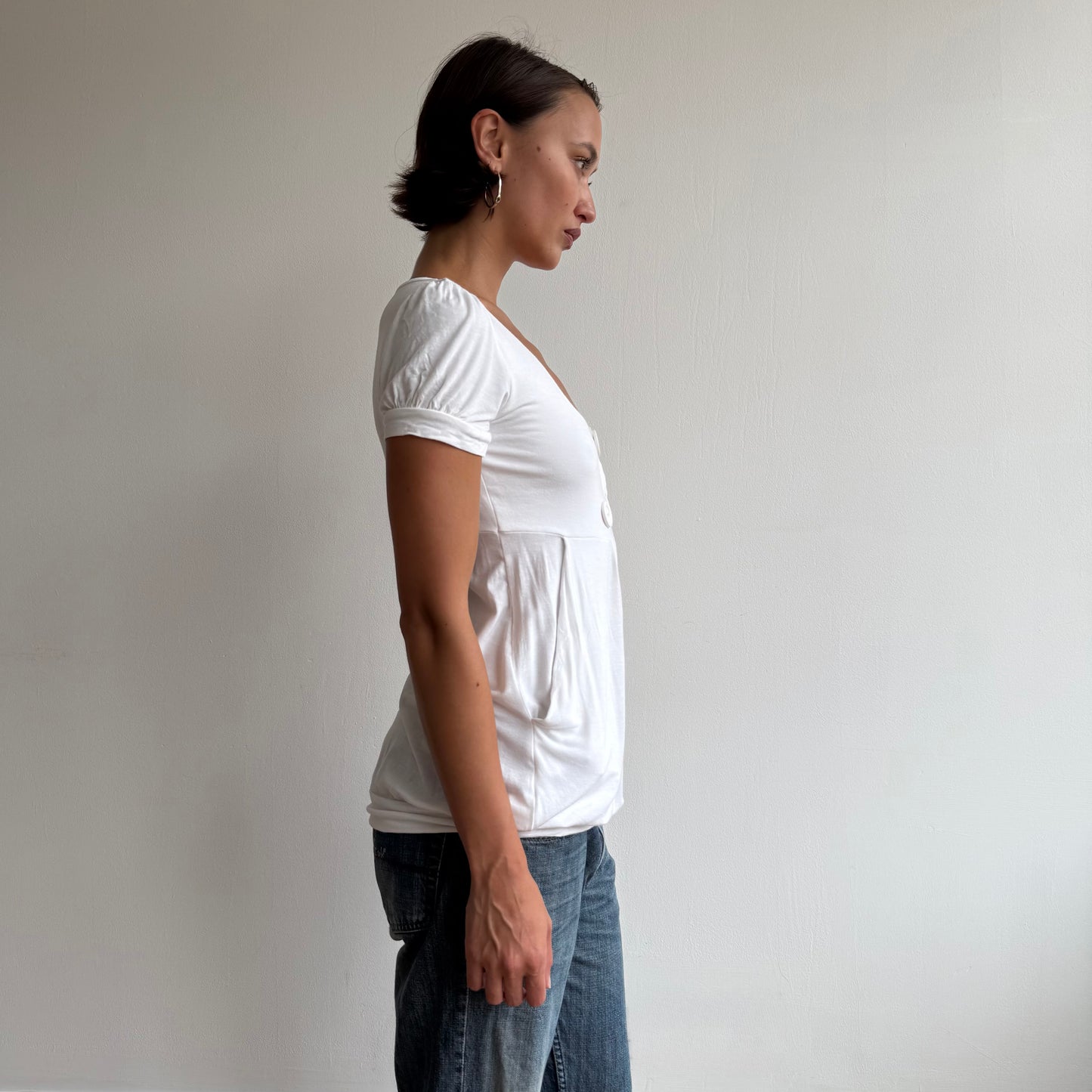 White short sleeve button top - Size M