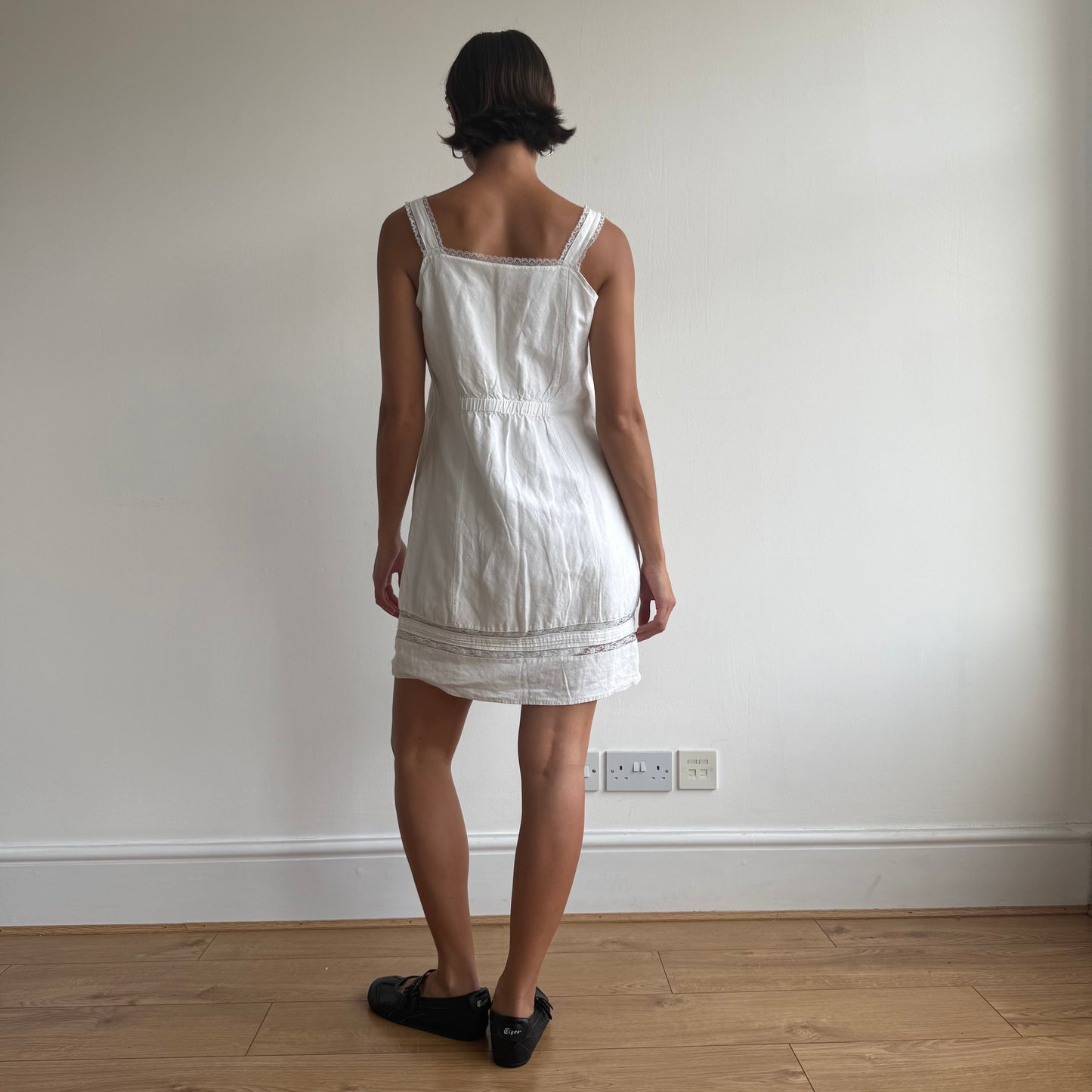 White linen milkmaid lace - Size M + L