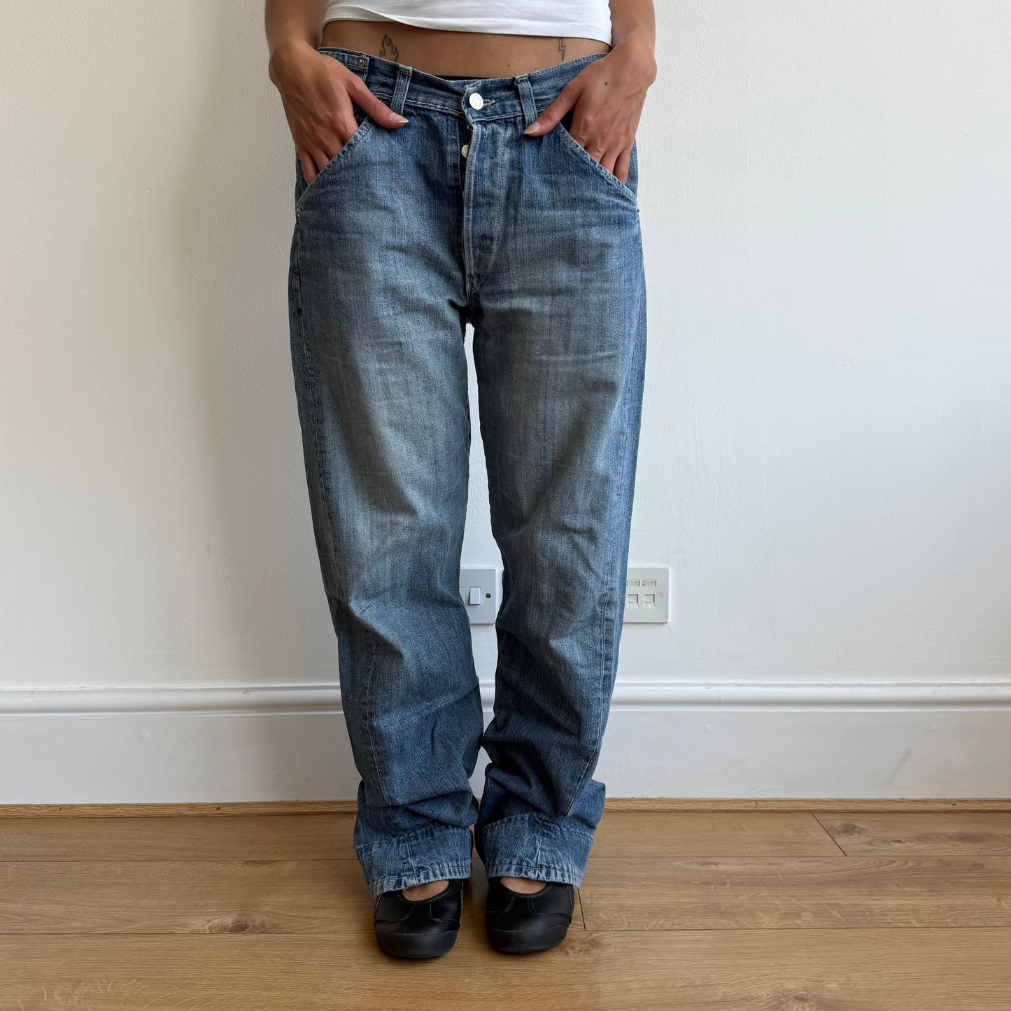 Levi’s Engineered button back jeans - Size 32x32