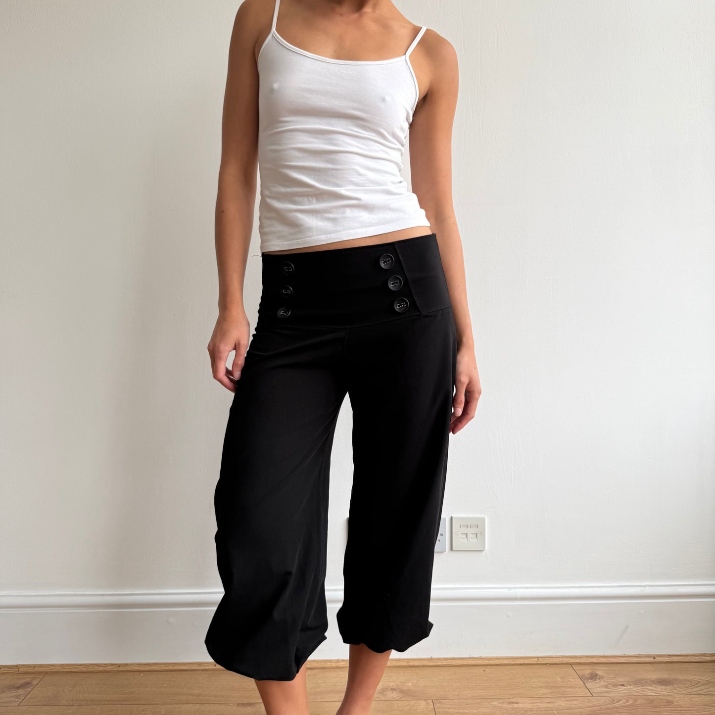 Black button bubble capris - Size S/M