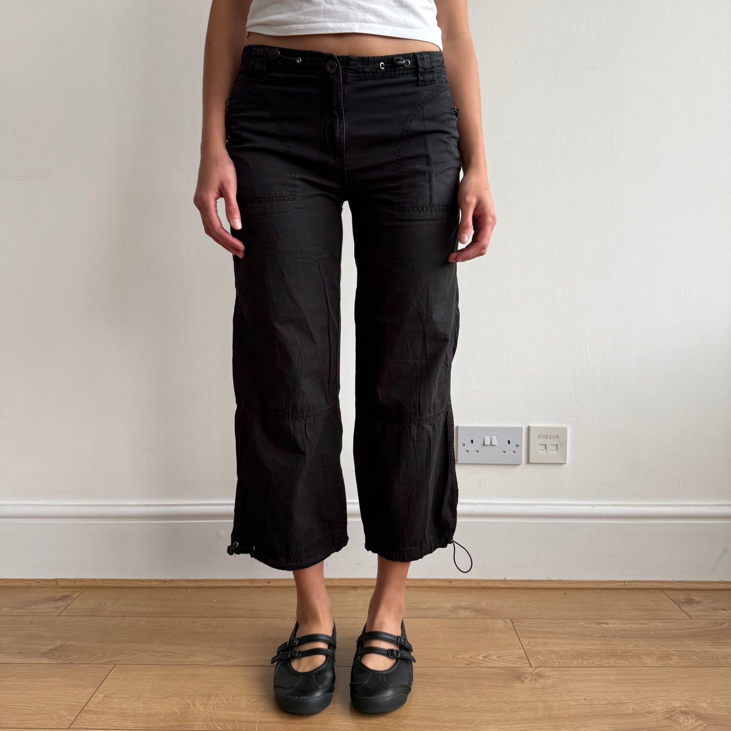 Black toggle capris - Size S