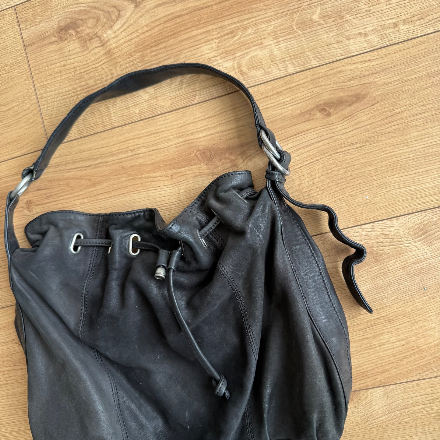 Black leather slouchy handbag - One Size