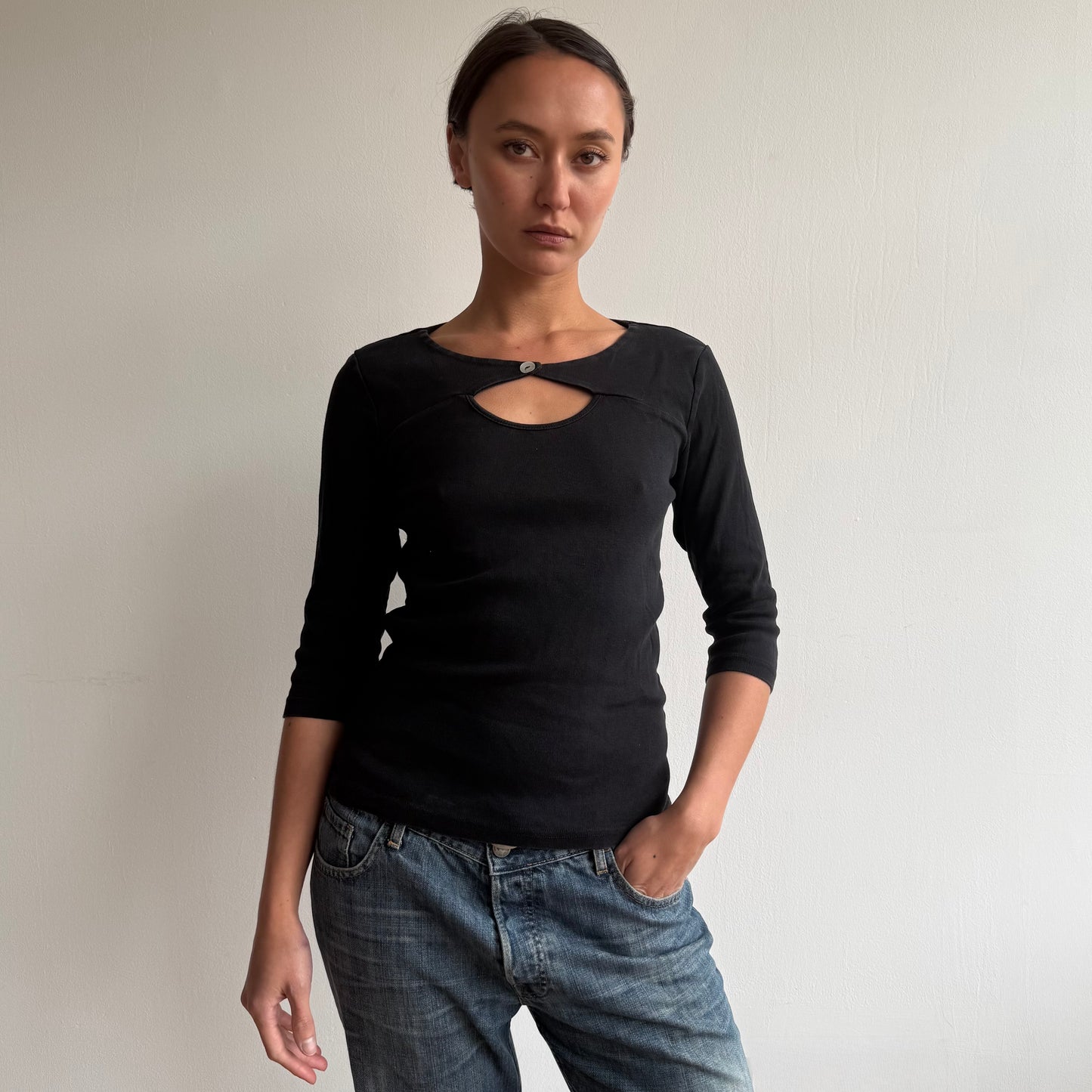 Black button keyhole top - Size M
