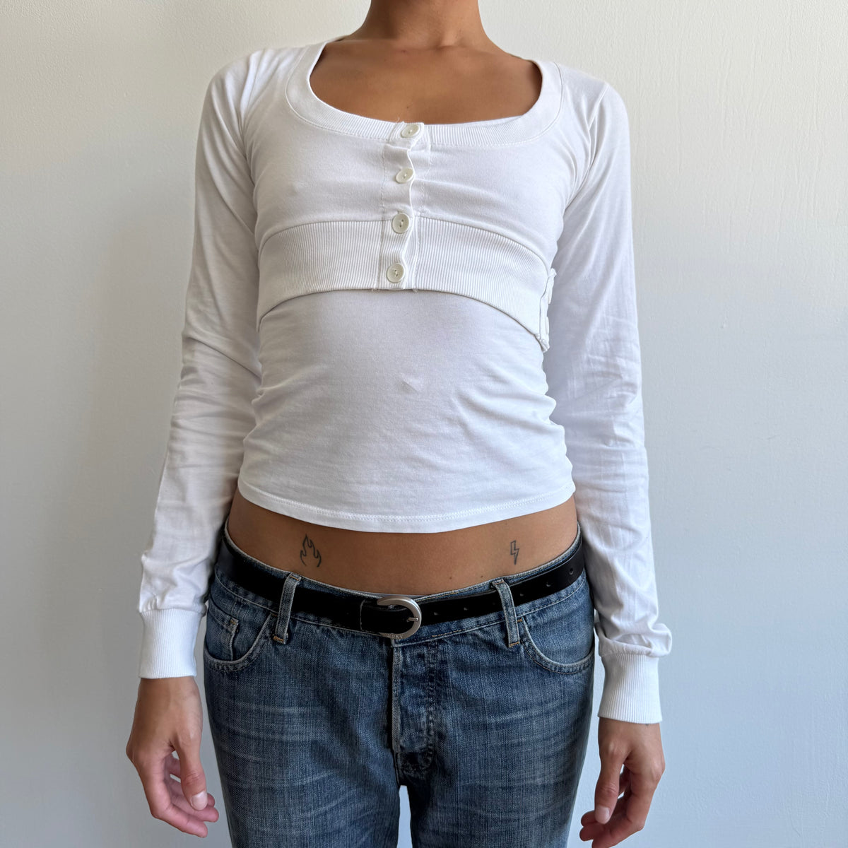 Cropped white button cardi - Size S