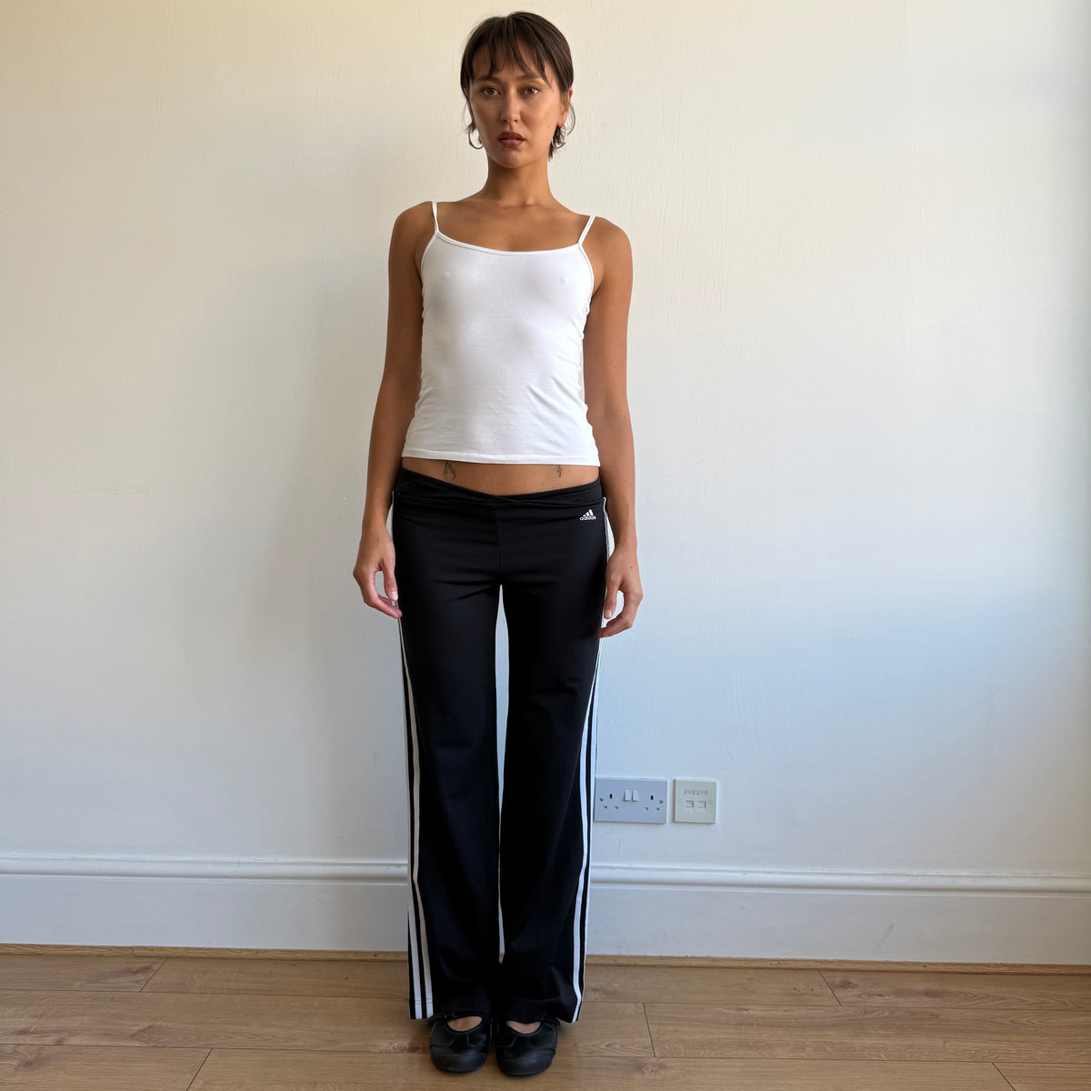 Black v-waist Adidas yoga pants - Size S
