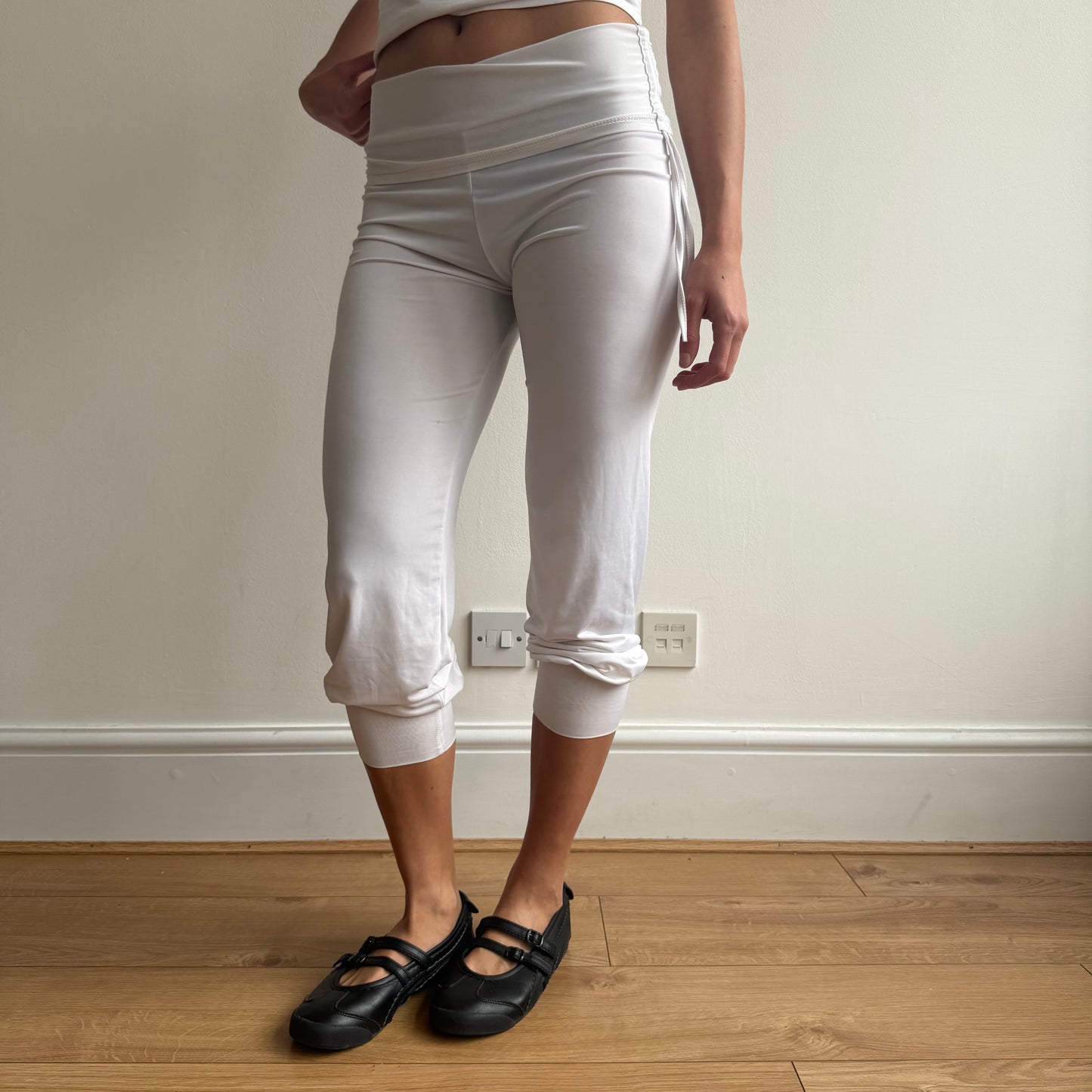 White adjustable ruched capris - Size S