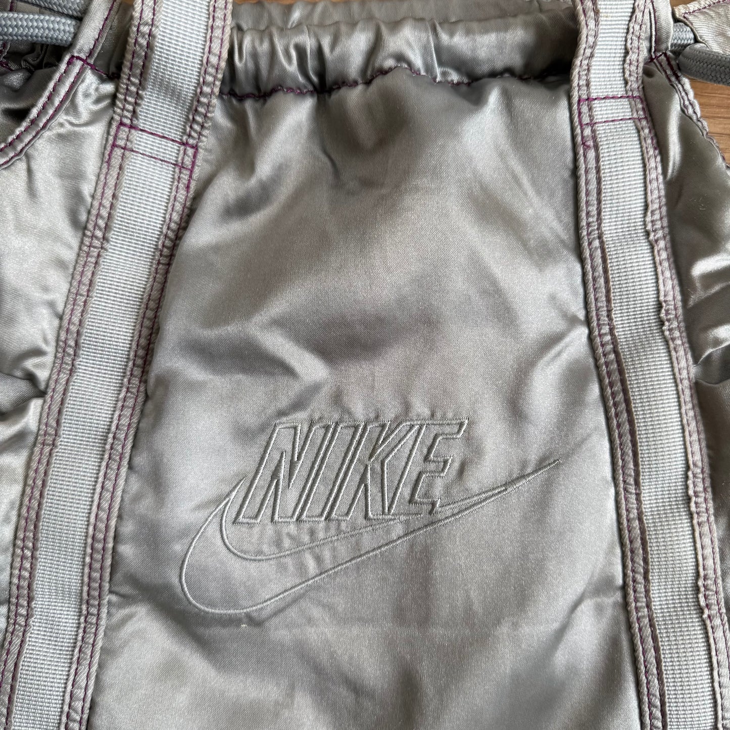 Silver Nike sporty handbag - One Size