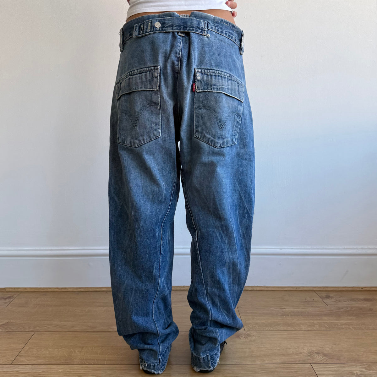 Levi’s Engineered button back jeans - Size 32x34