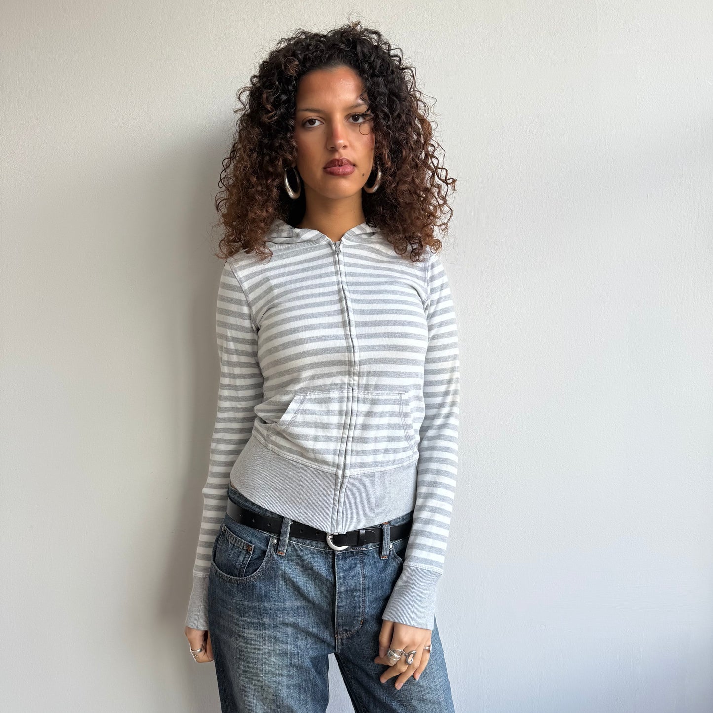 Grey + white striped hoodie - Size S
