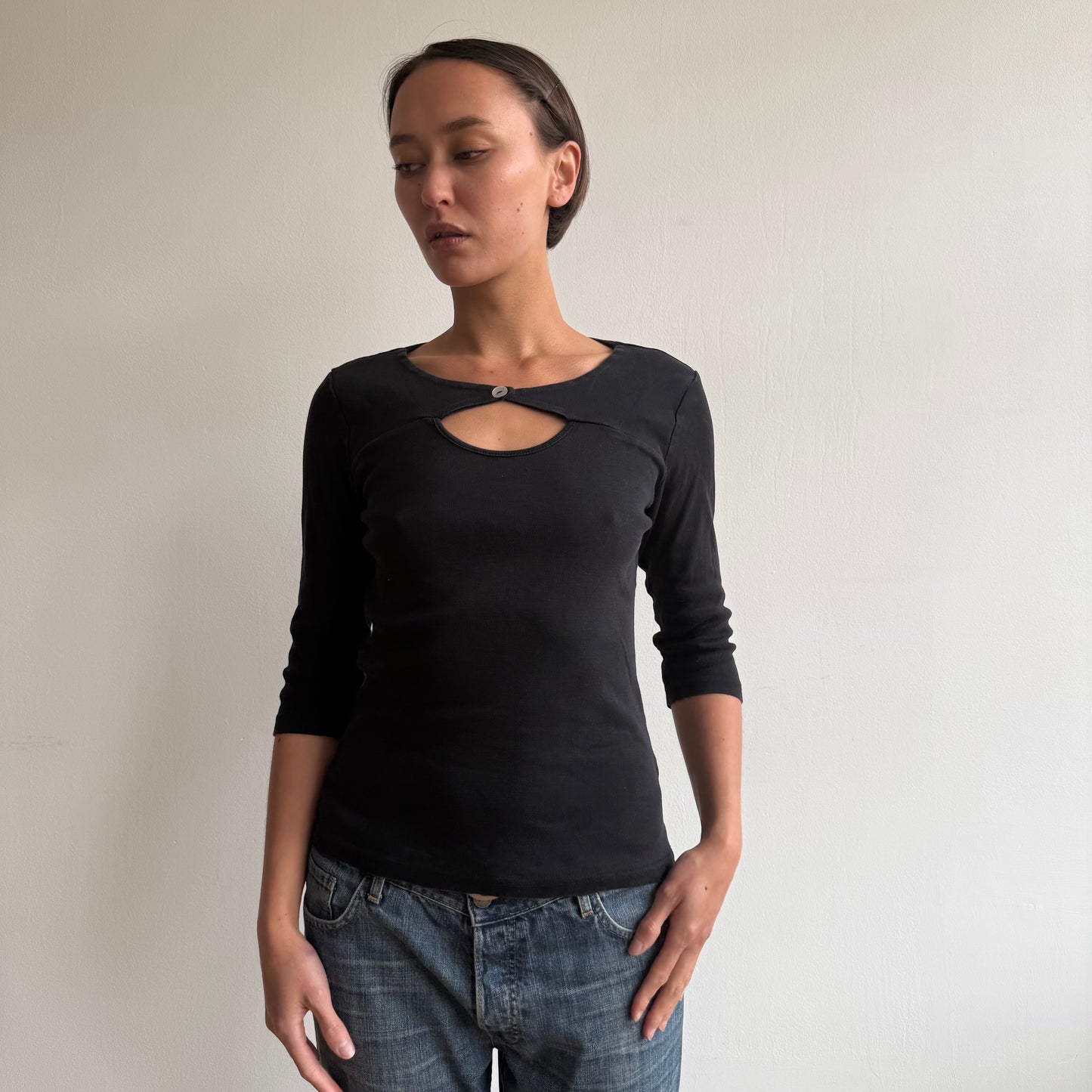 Black button keyhole top - Size M