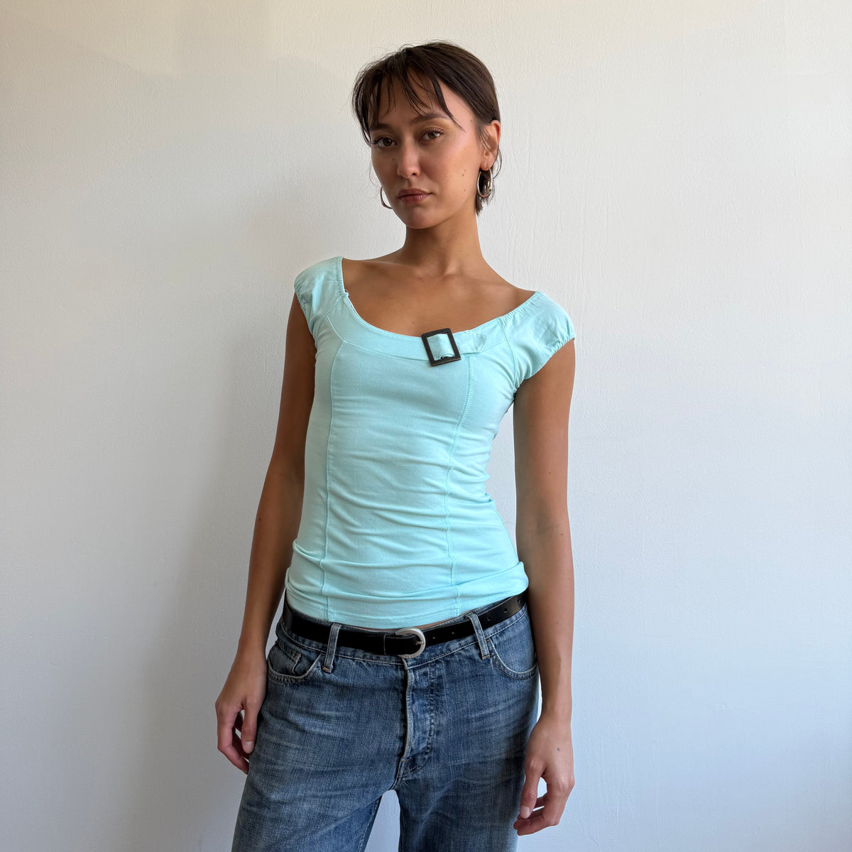 Turquoise buckle t-shirt - Size S