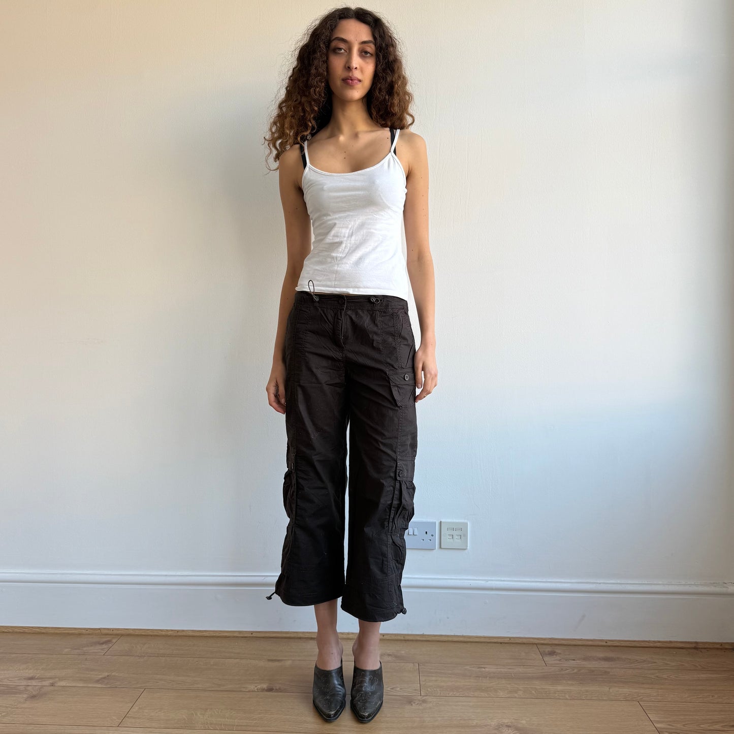 Brown cargo toggle capris - Size S
