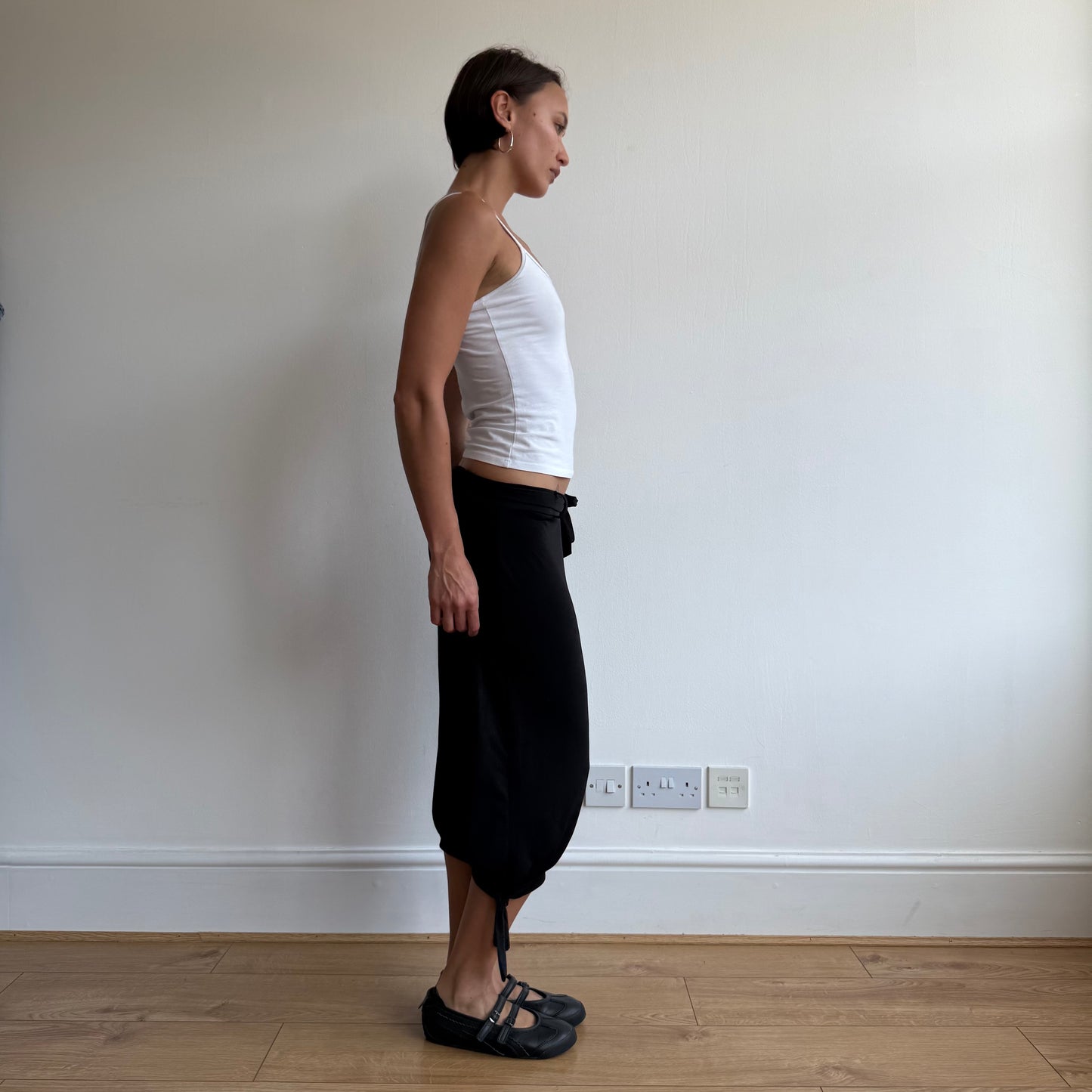 Black bubble tie belt capris - Size S