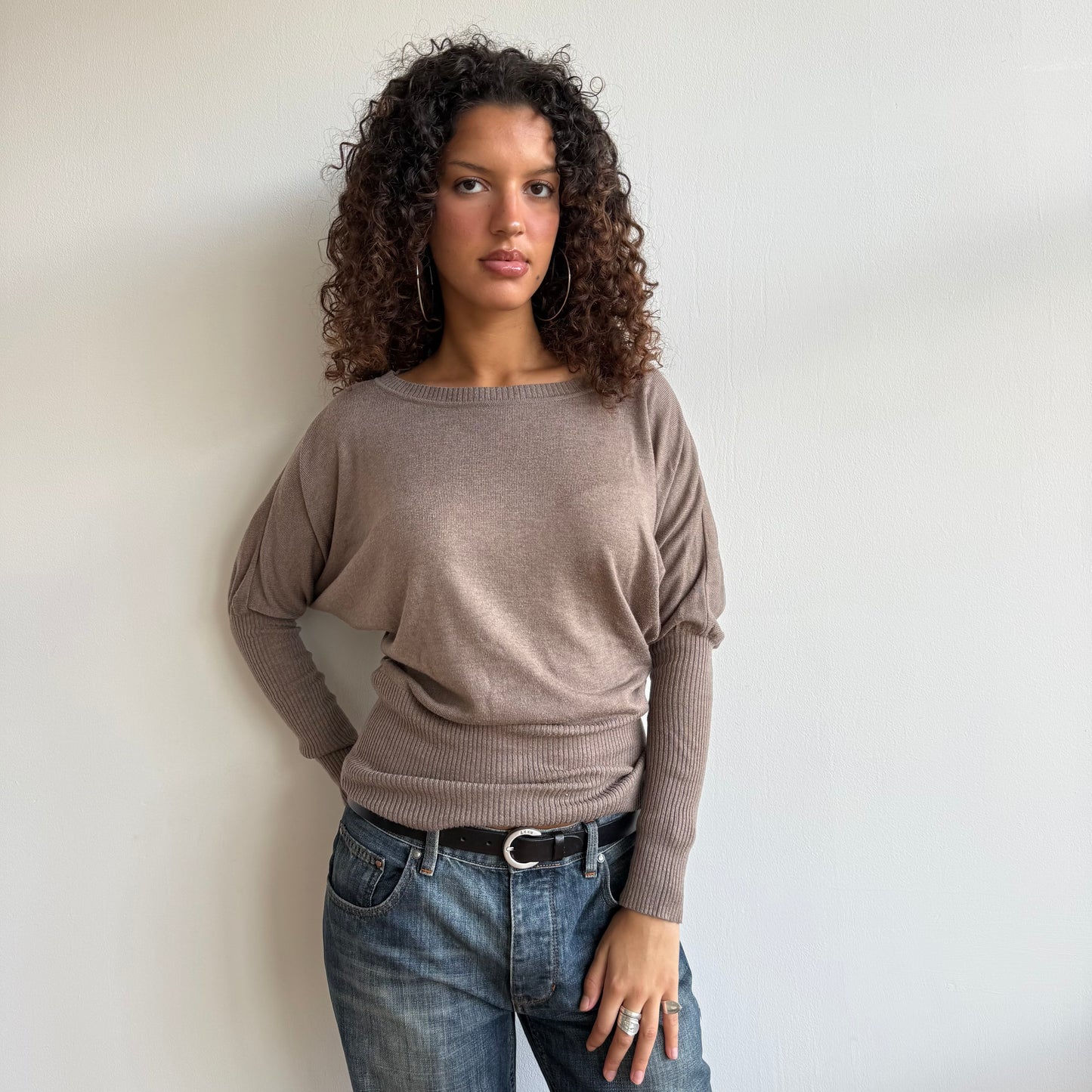 Taupe slouchy long sleeve knit - Size S/M