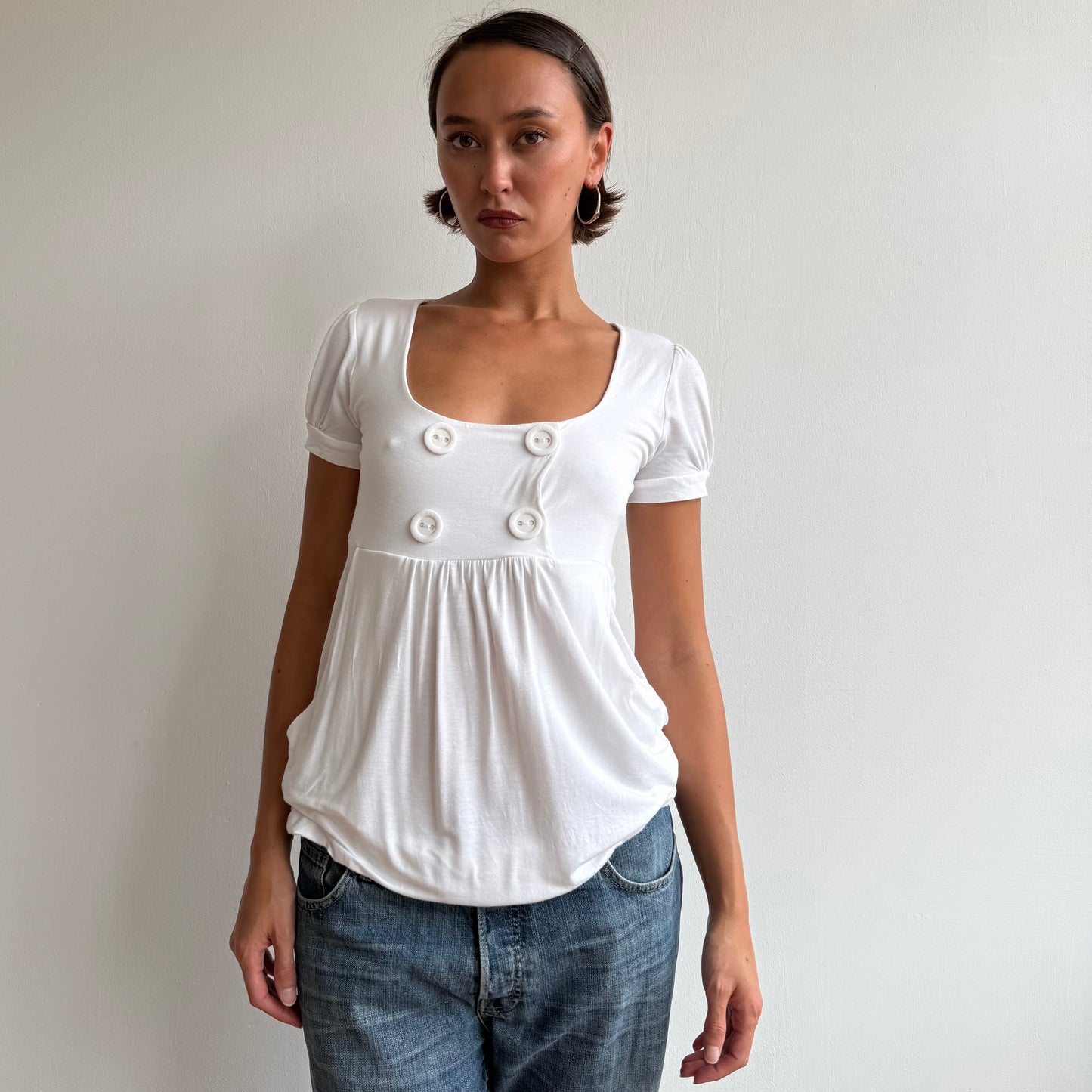 White short sleeve button top - Size M