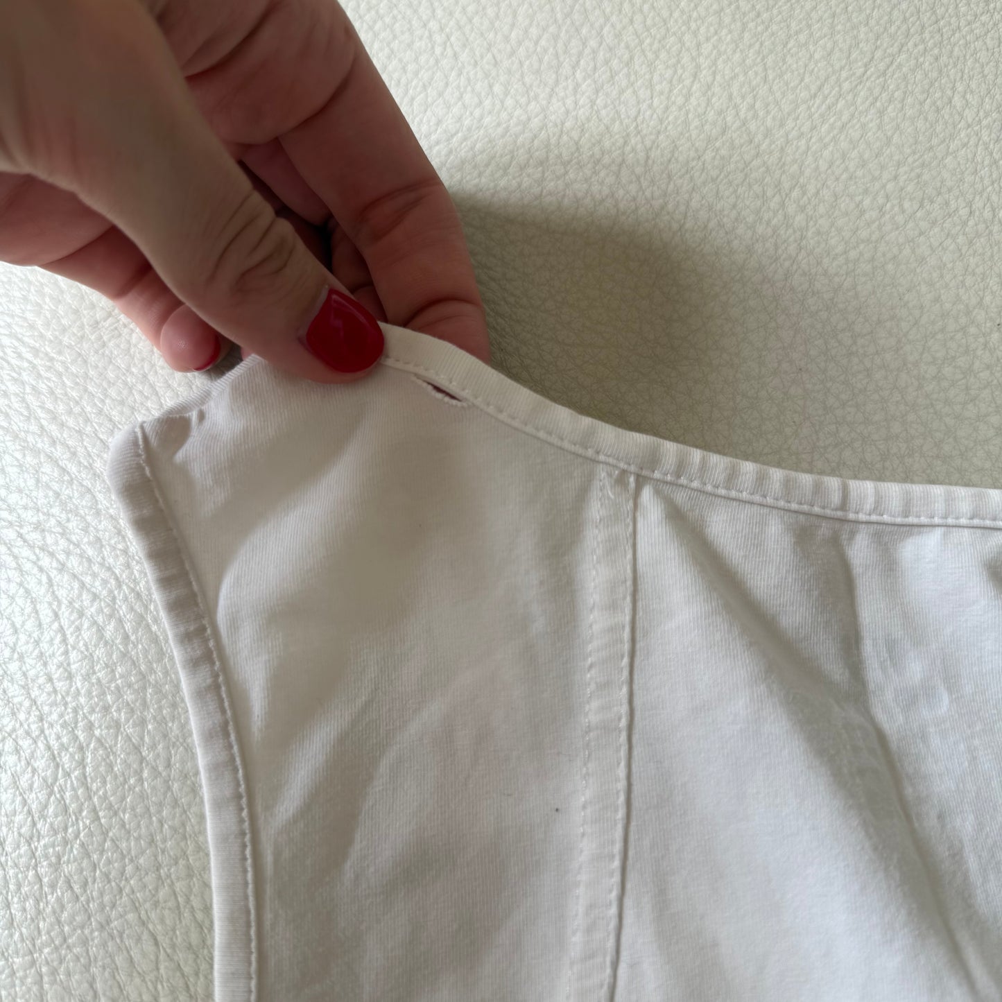 White Nike keyhole top - Size S