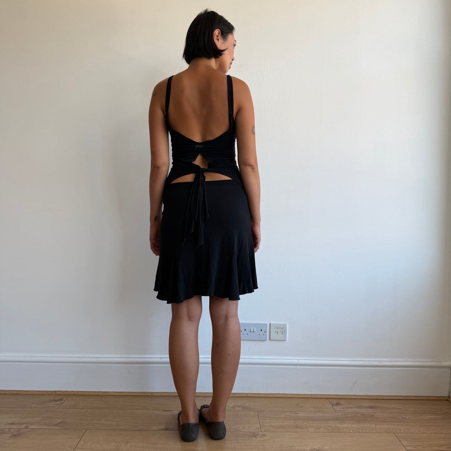 Black ruched open tie back dress - Size S