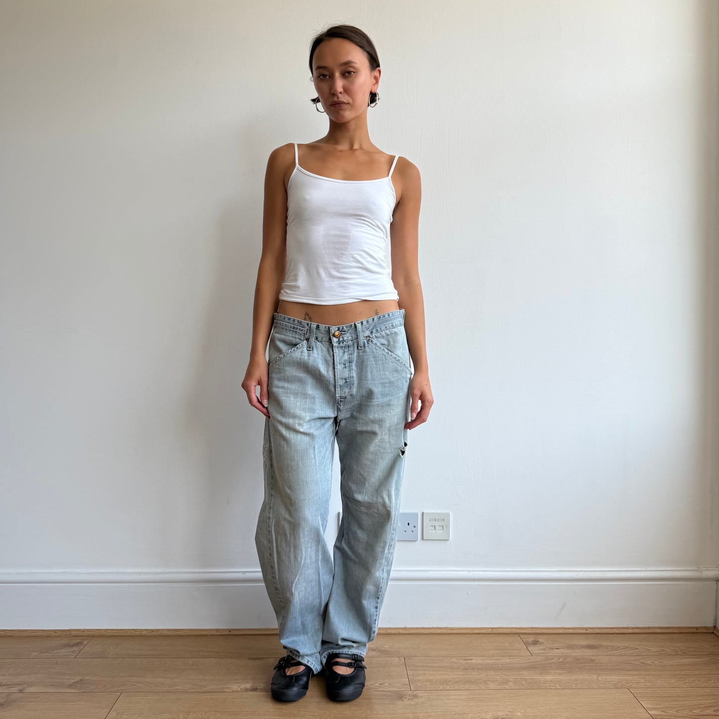 Levi’s engineered light wash patch jeans - Size 31x32