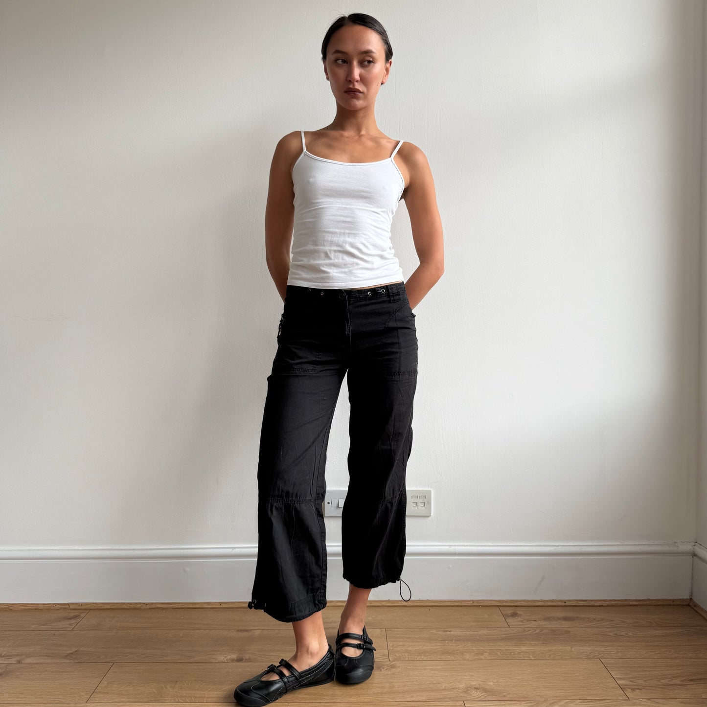 Black toggle capris - Size S