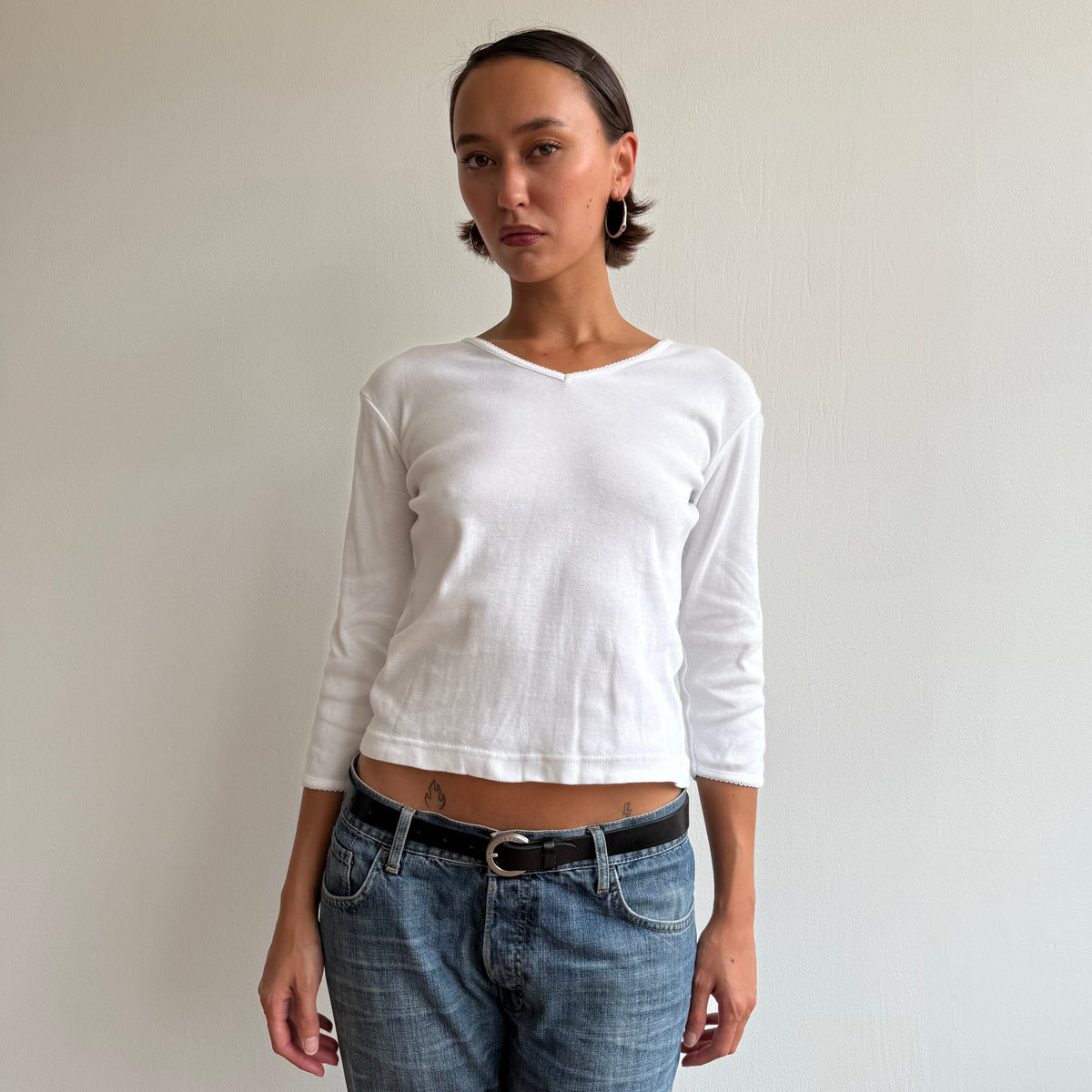 White 3/4 sleeve picot trim top - Size S