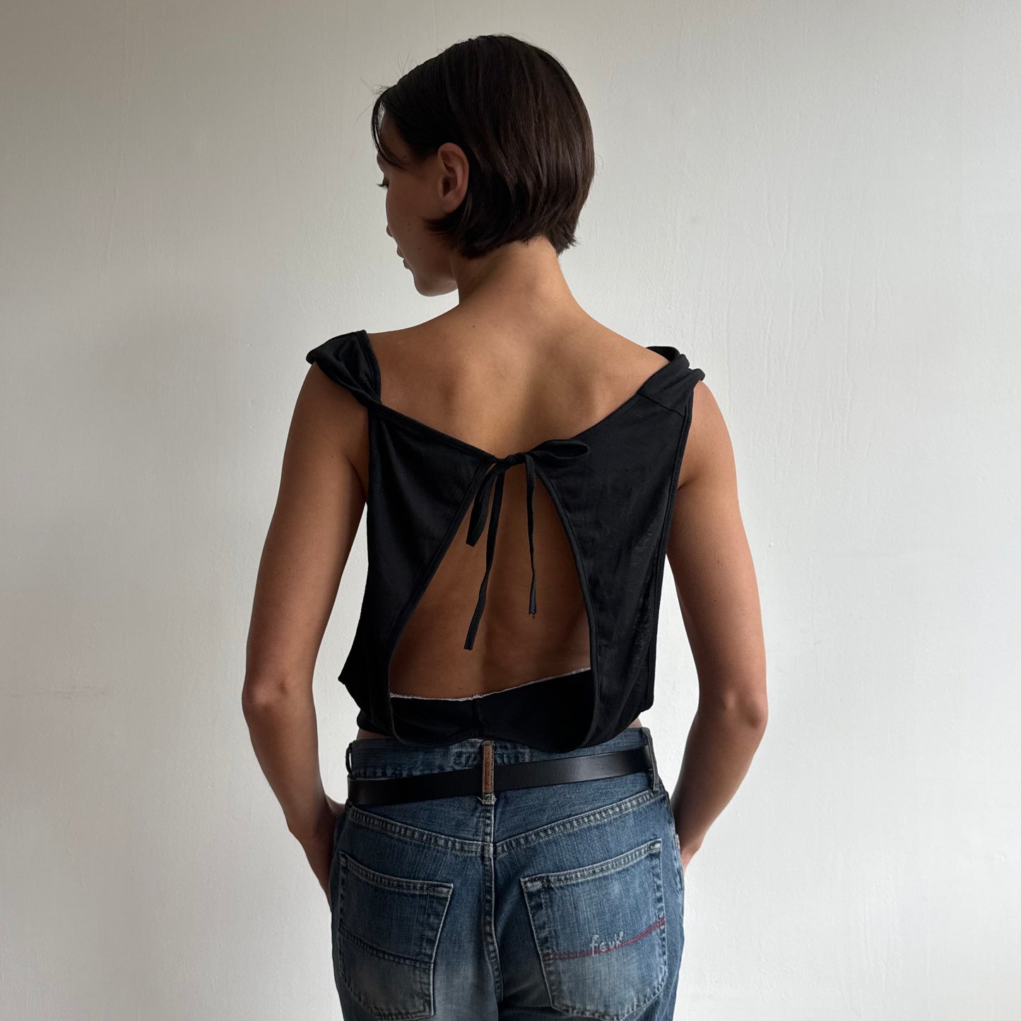 Backless keyhole tie top - Size S