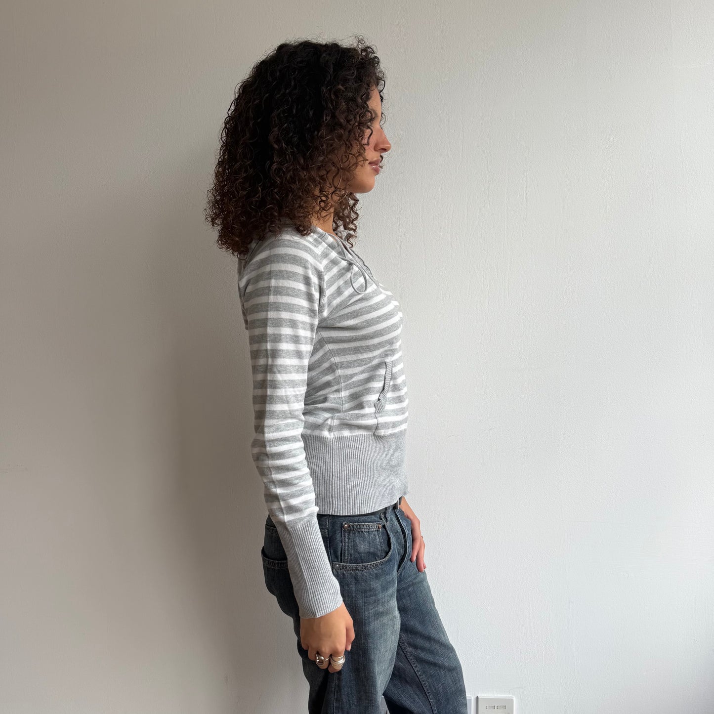 Grey + white striped knit hoodie - Size M/L