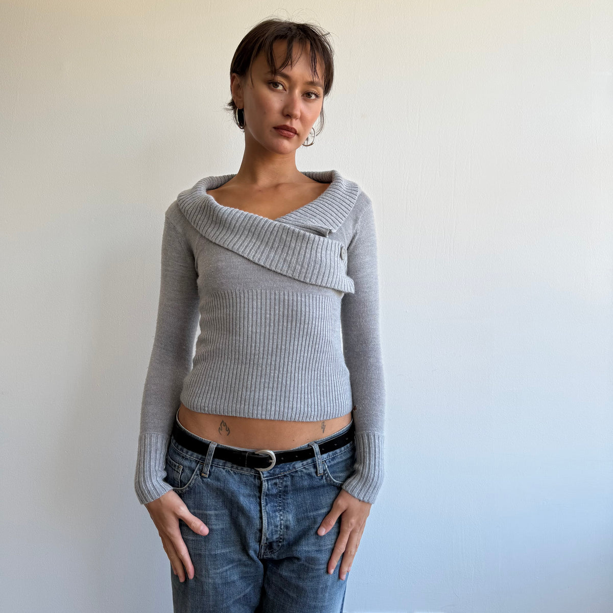 Grey v-neck button neck knit - Size XS