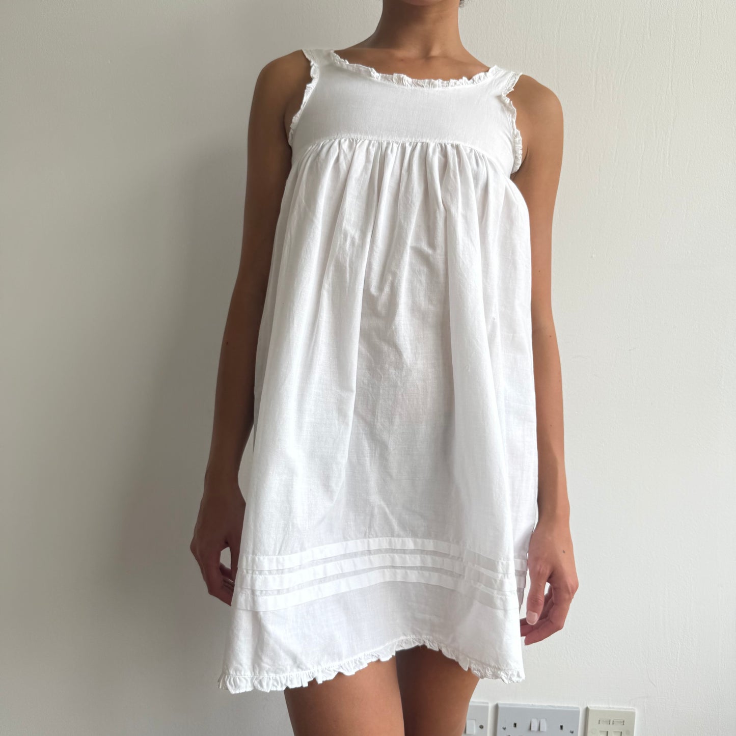 White ruffle mini dress - Size XS