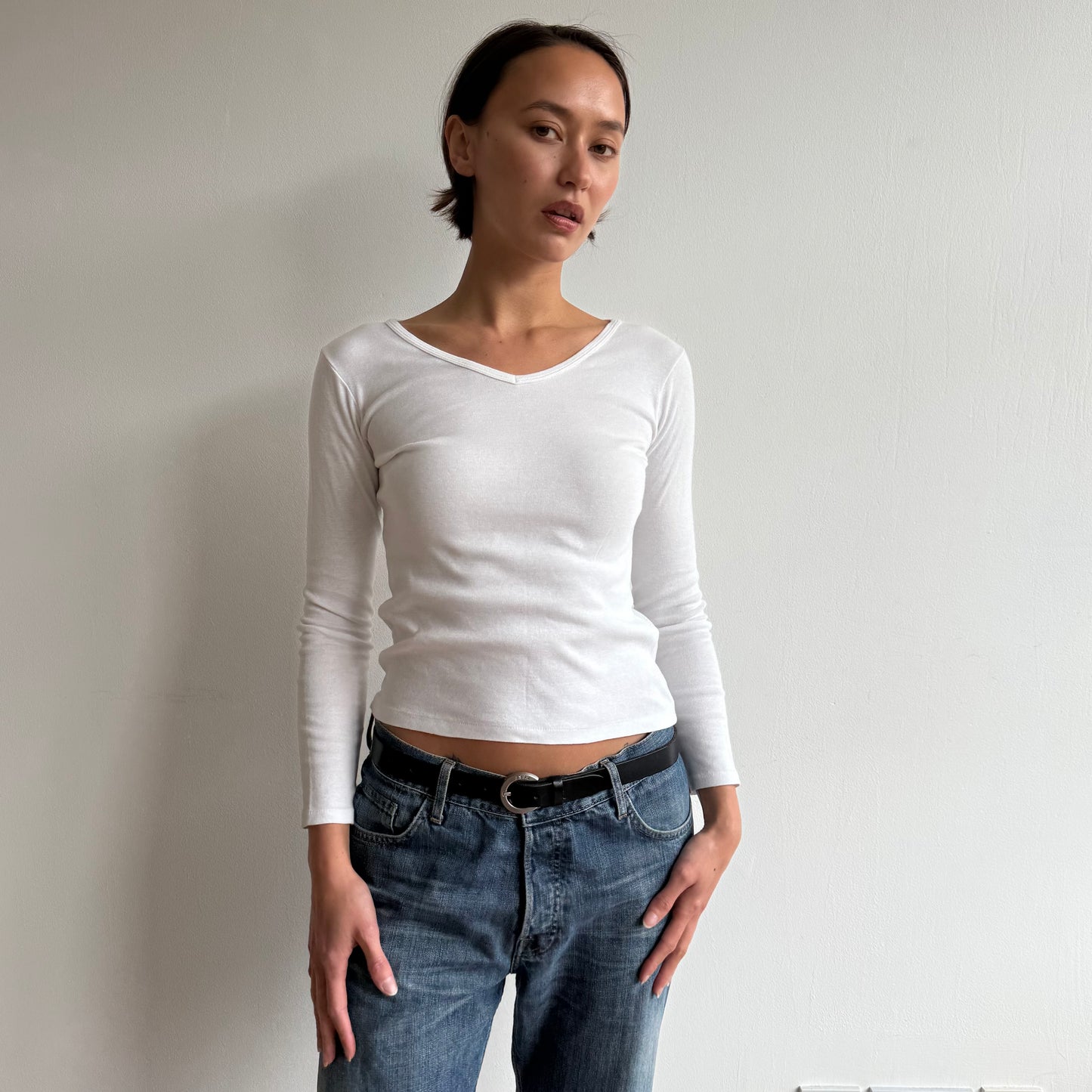 White long sleeve v-neck top - Size S