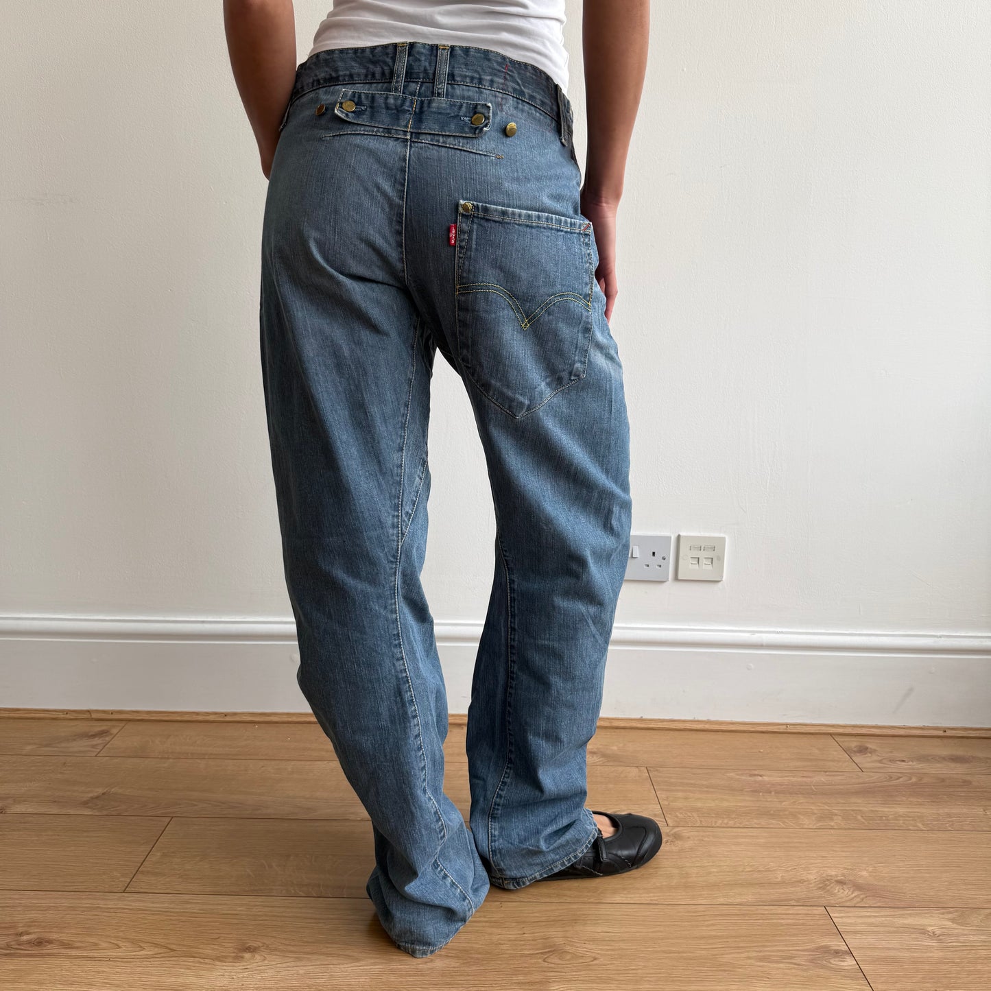 Levi’s Engineered button back jeans - Size 32x34