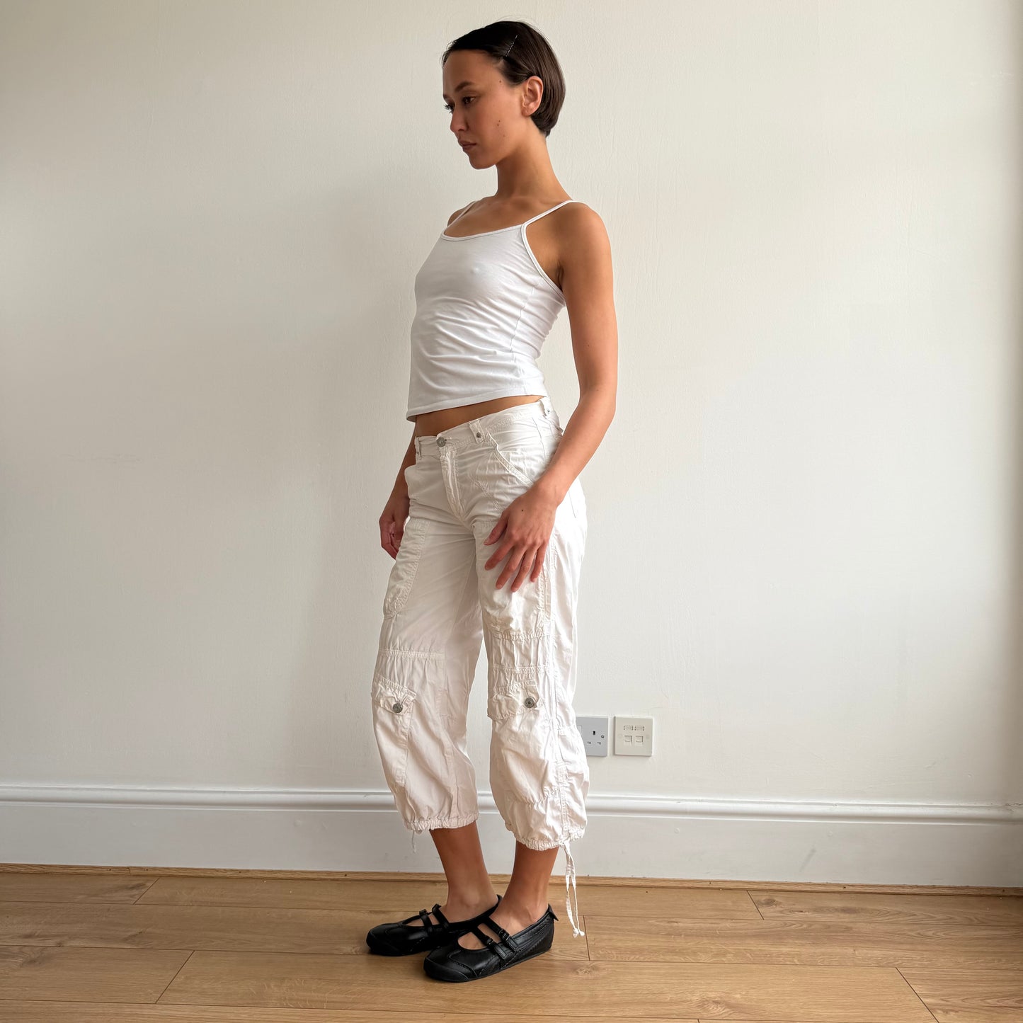 White cargo pocket capris - Size XS