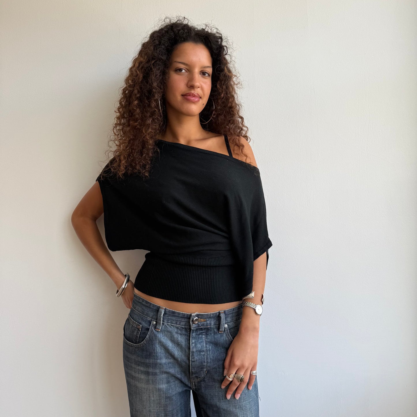Black short sleeve slouchy knit - Size M-L