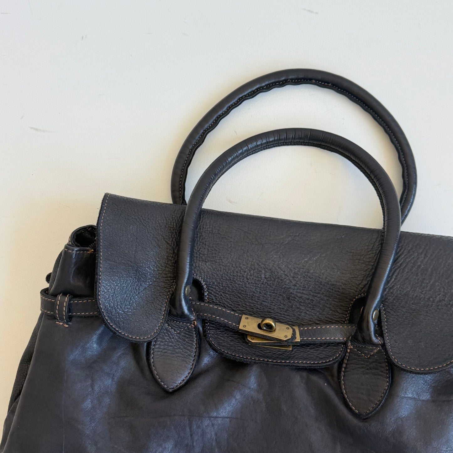 Navy leather ‘firkin’ bag - One Size