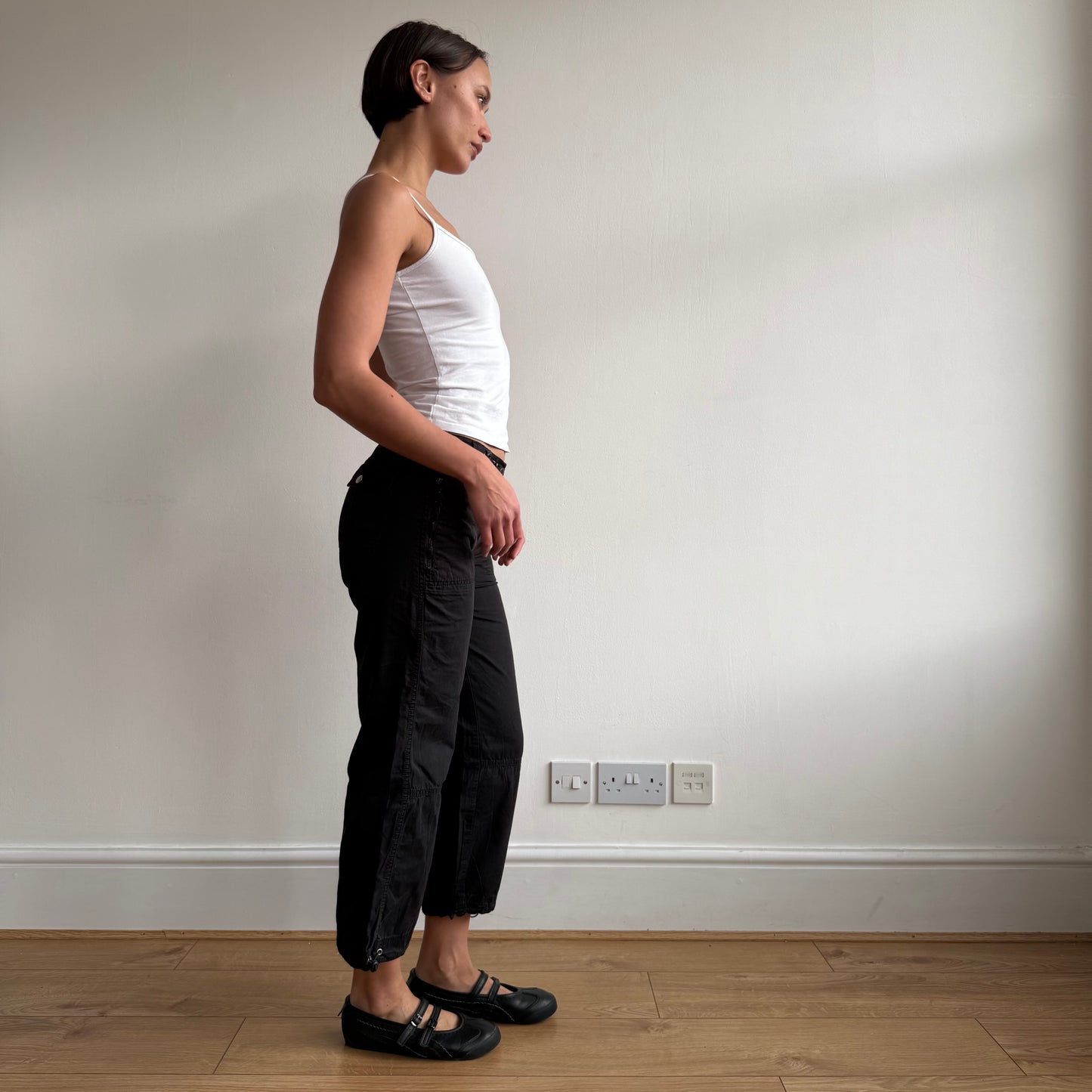 Black toggle capris - Size S