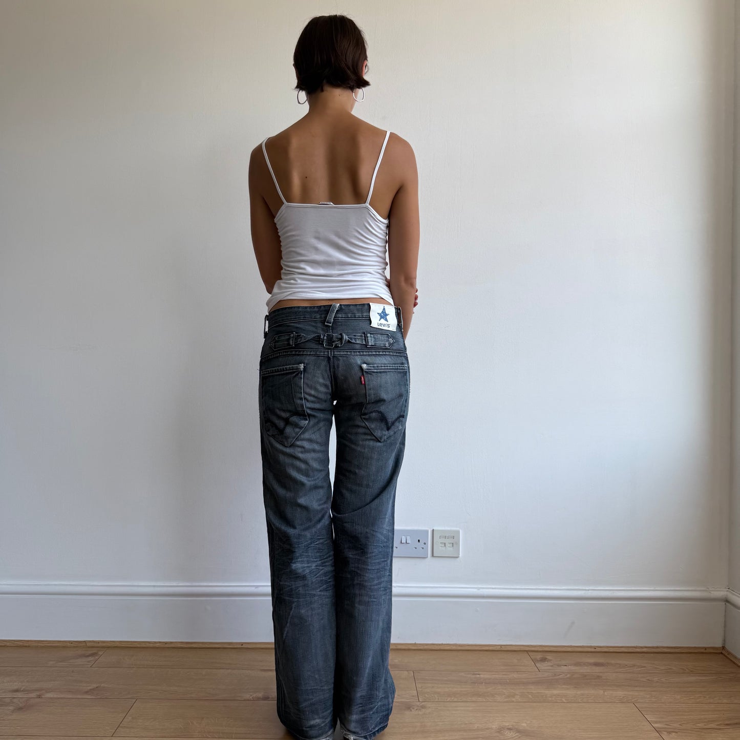 Levi’s star cinch back jeans - Size 29x32