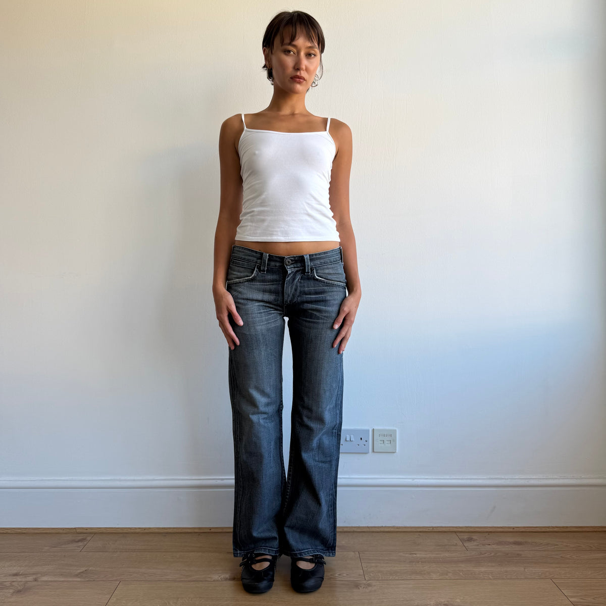 Levi’s cinch back star jeans - Size 29x32