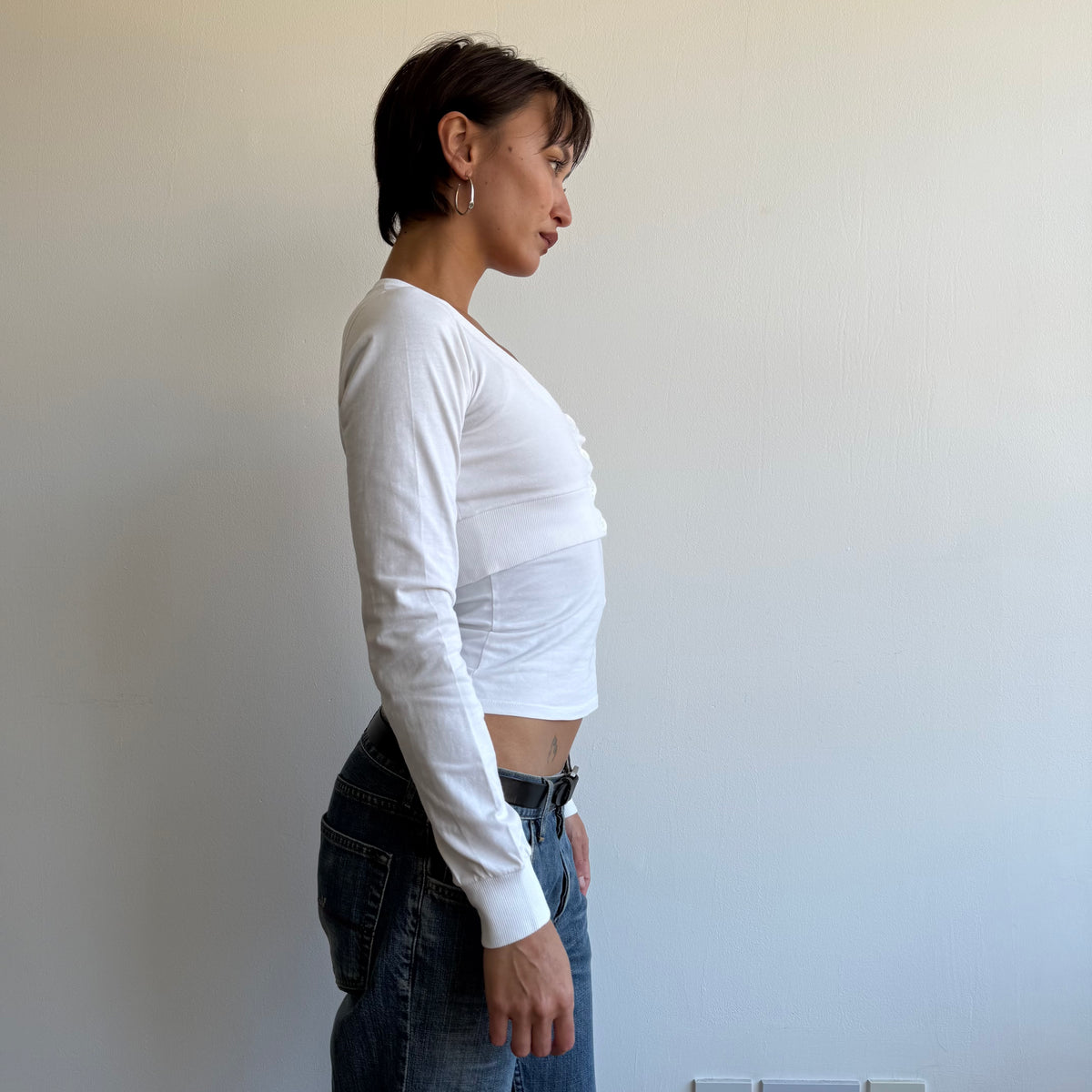 Cropped white button cardi - Size S