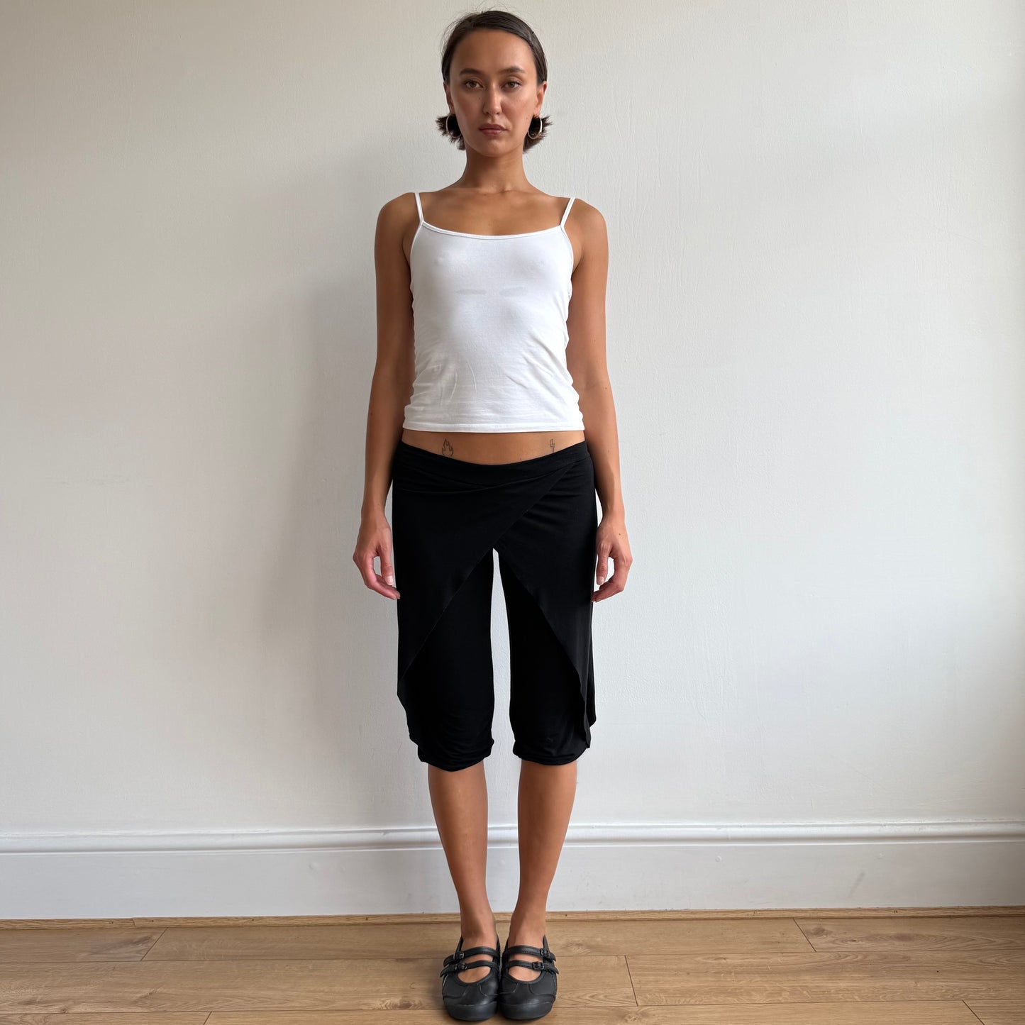 Black wrap front capris - Size XS