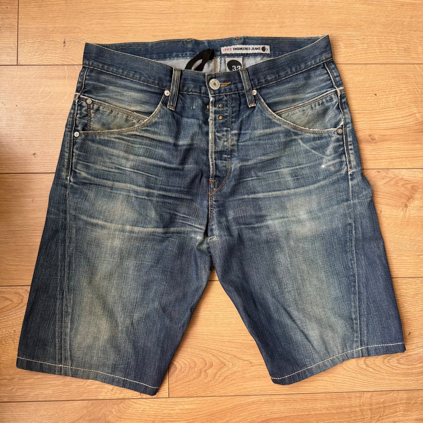 Levi’s Engineered jorts - Size M