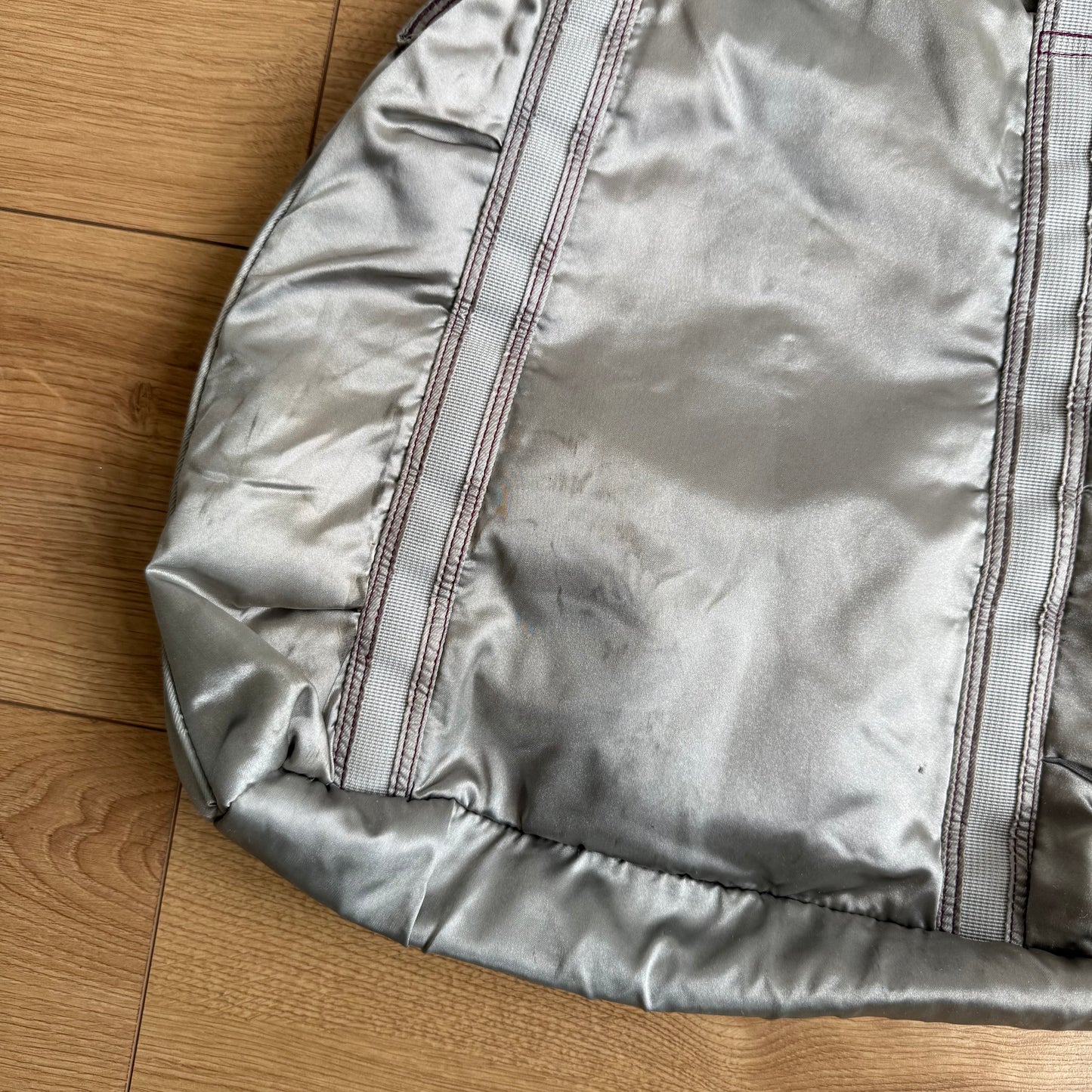 Silver Nike sporty handbag - One Size