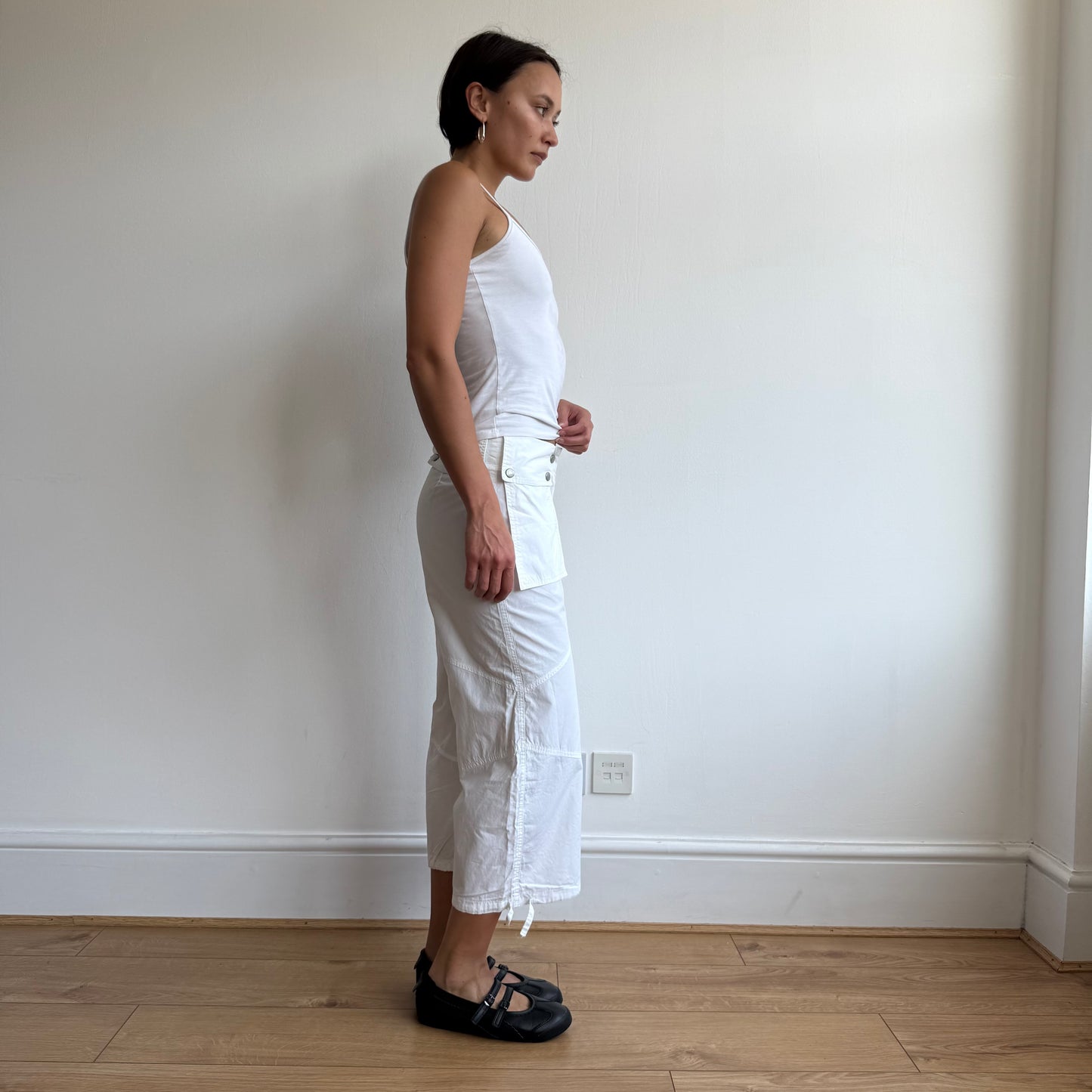 White pocket front cargo capris - Size XS/S