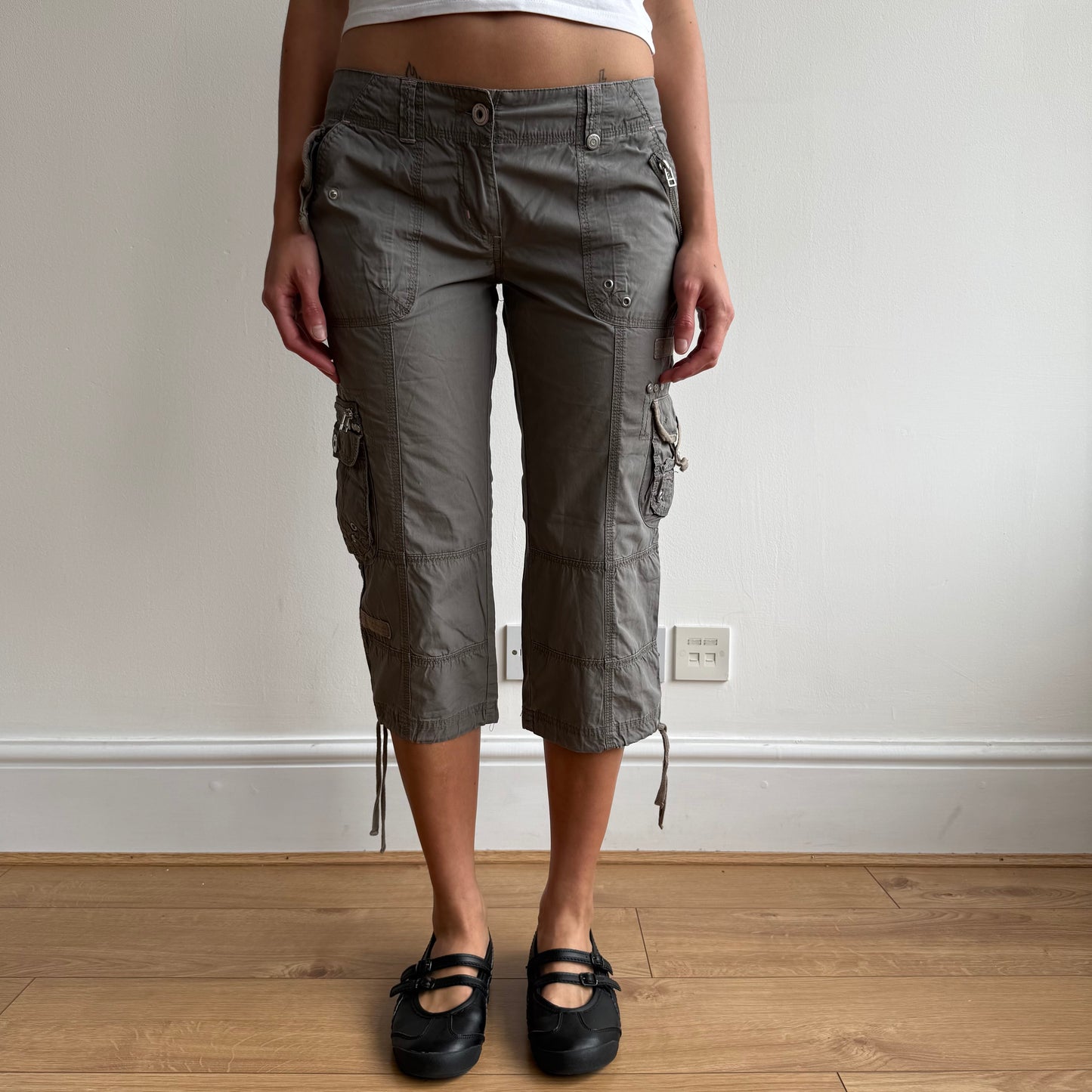 Khaki hardware cargo capris - Size S